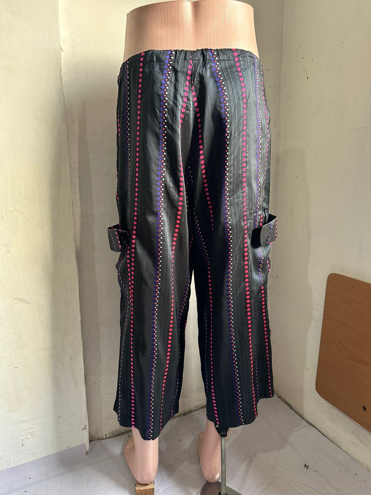 Limi Feu Limi Feu Yohji Yamamoto Cargo Cropped Pants Size US 30 / EU 46 - 16 Thumbnail