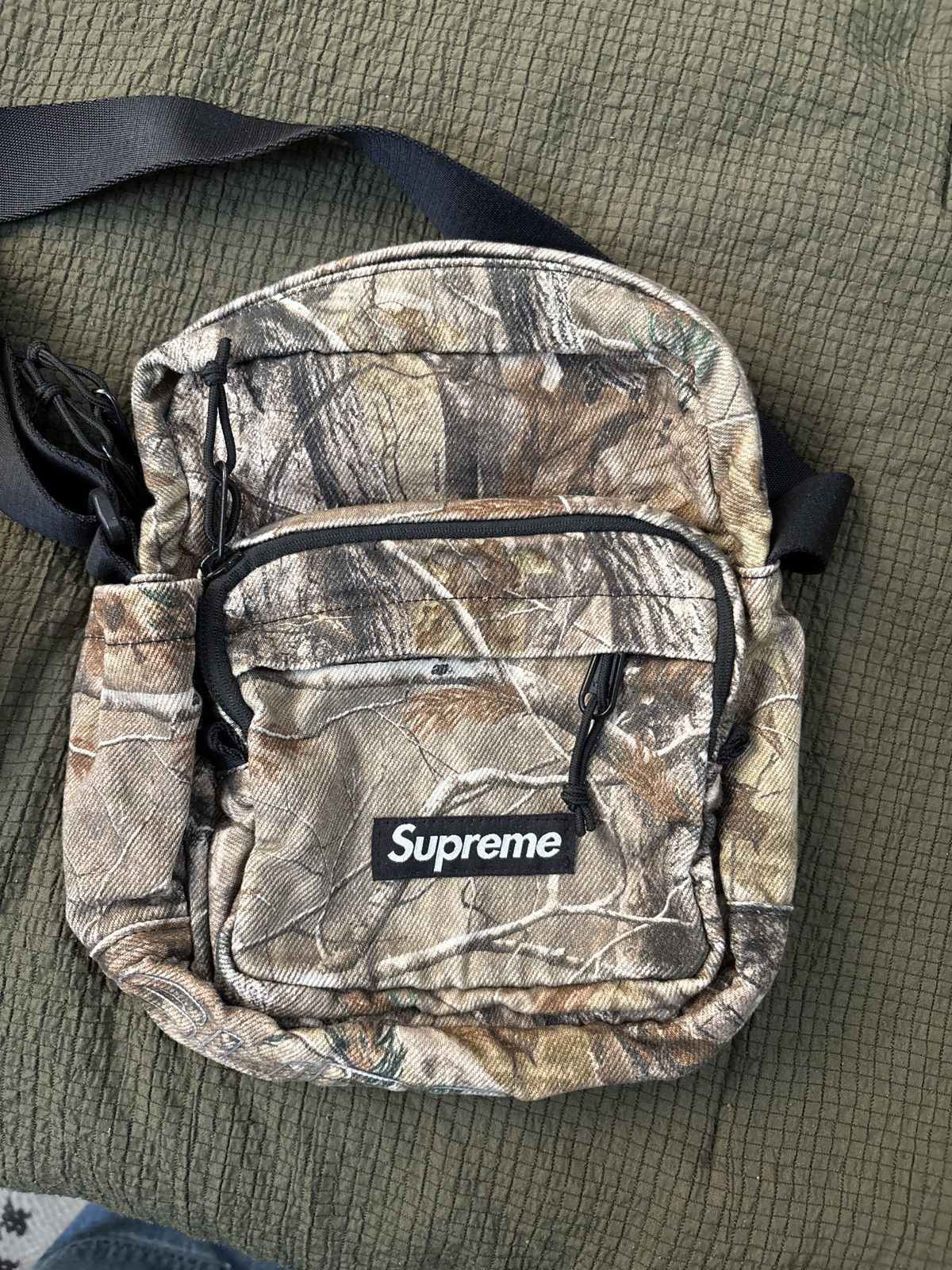 Supreme Realtree Shoulder Bag | Grailed
