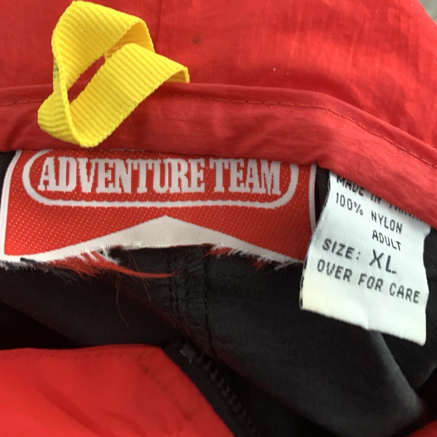 Marlboro Marlboro Adventure Team Windbreaker Jacket Mens XL Red Black Hooded Full Zip Lightweight Nylon Colorblock 90s Outdoor Classic Pockets Weatherproof? Size US XL / EU 56 / 4 - 4 Thumbnail