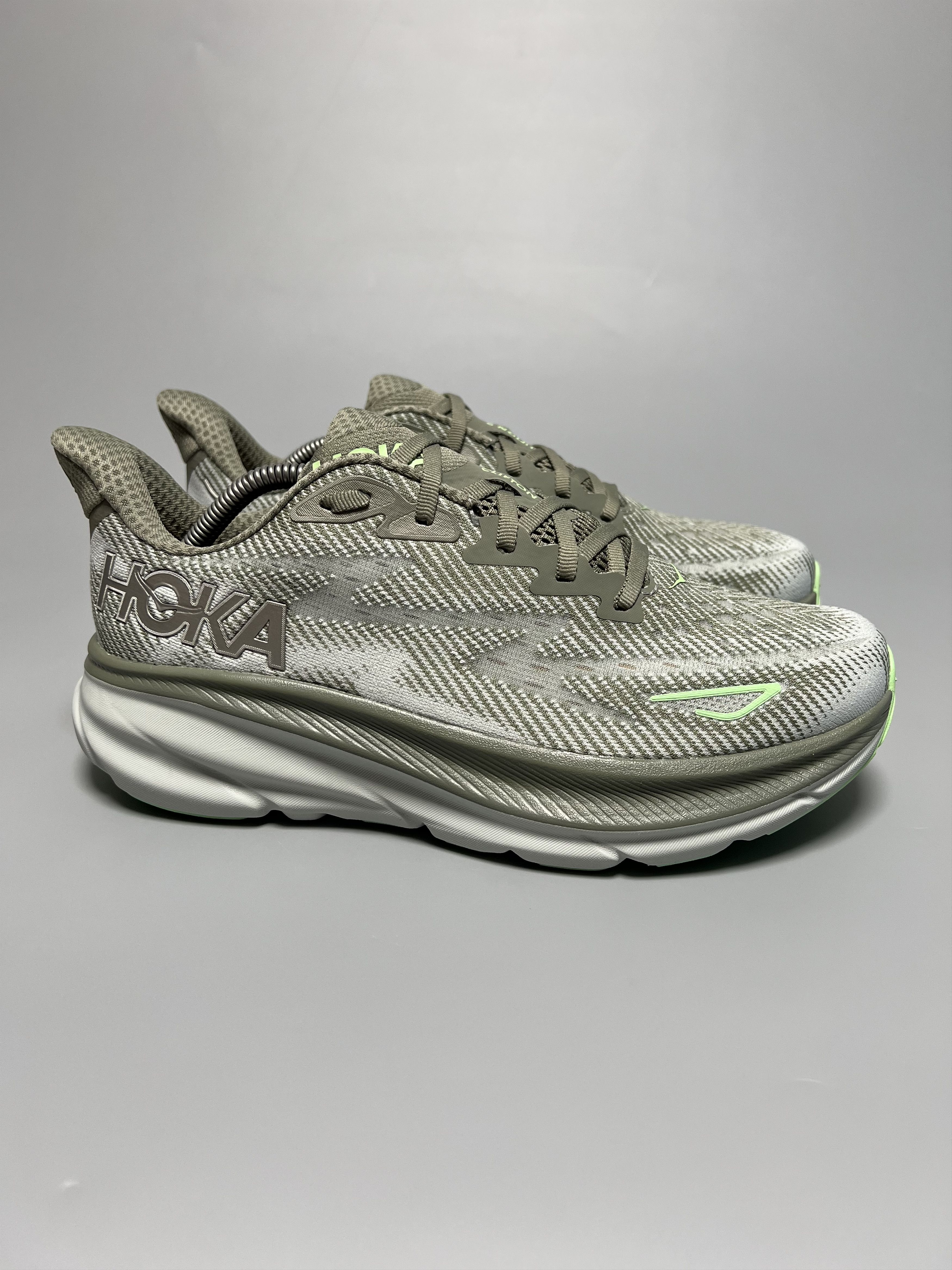 9D Hoka One One Clifton 9 Running Shoes Walking Gym in Green, Men's