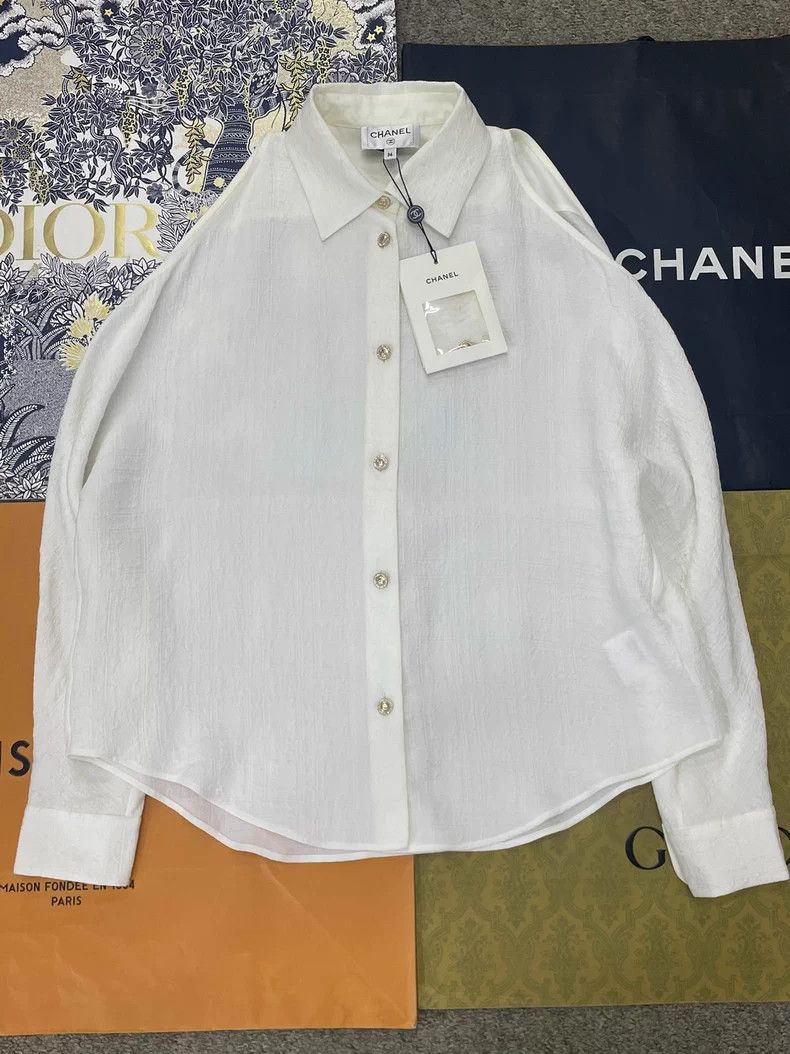 Chanel Chanel 26C early spring vacation white silk jacquard off-s Size XS / US 0-2 / IT 36-38 - 1 Thumbnail
