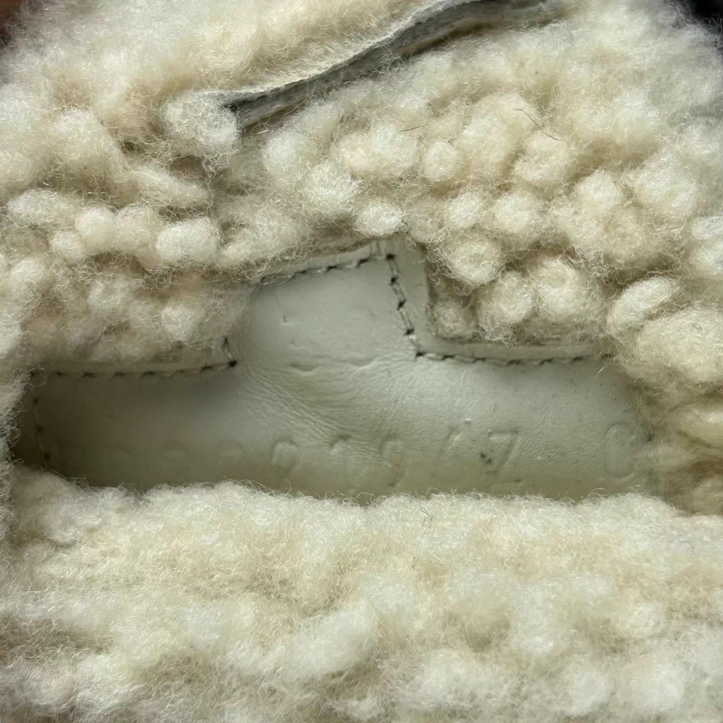 Hermes Hermes Lambskin Teddy Slippers White 38 Size US 7.5 / IT 37.5 - 7 Thumbnail