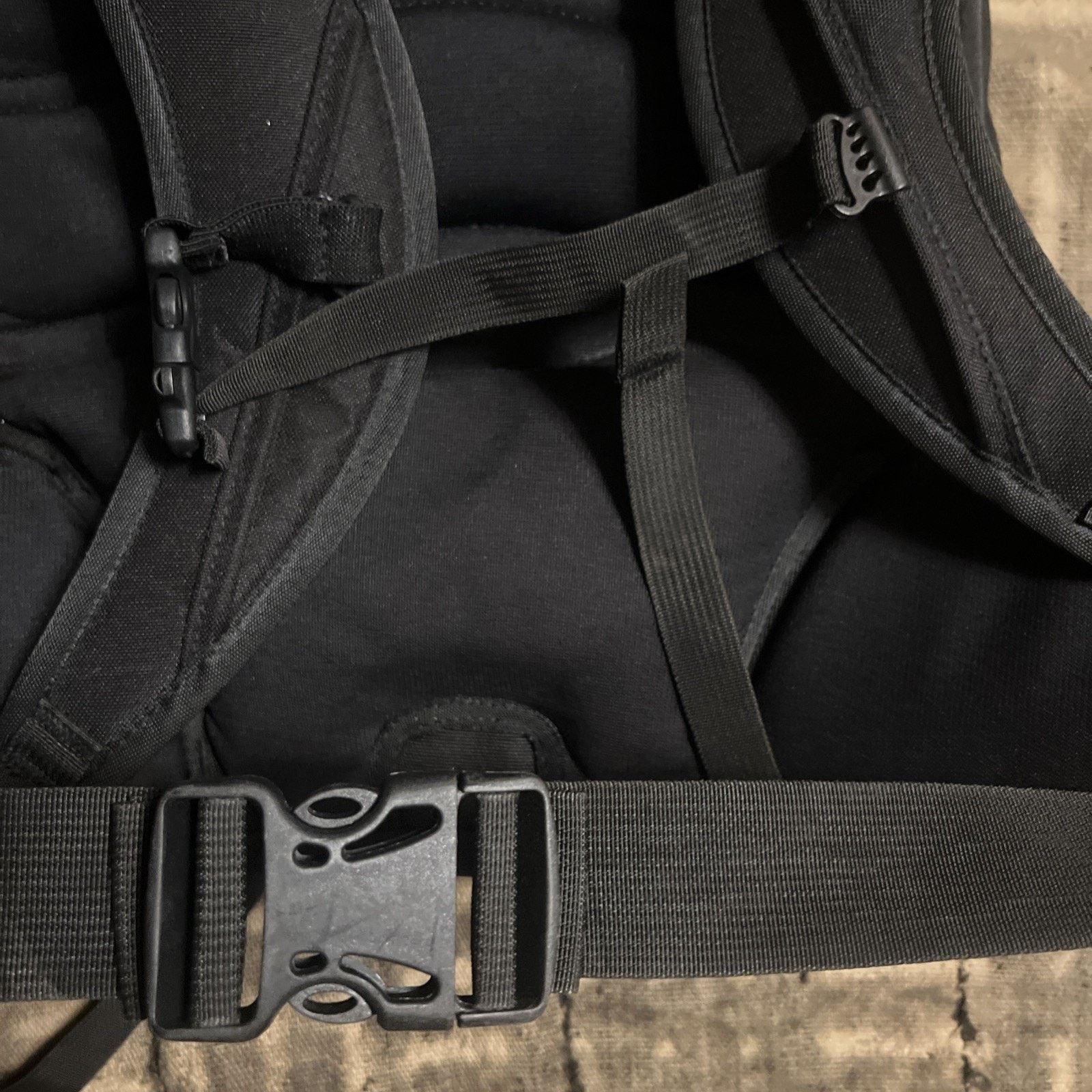 Oakley Oakley Vintage Tactical Snow Backpack Black Snowboard Pack Size ONE SIZE - 8 Thumbnail