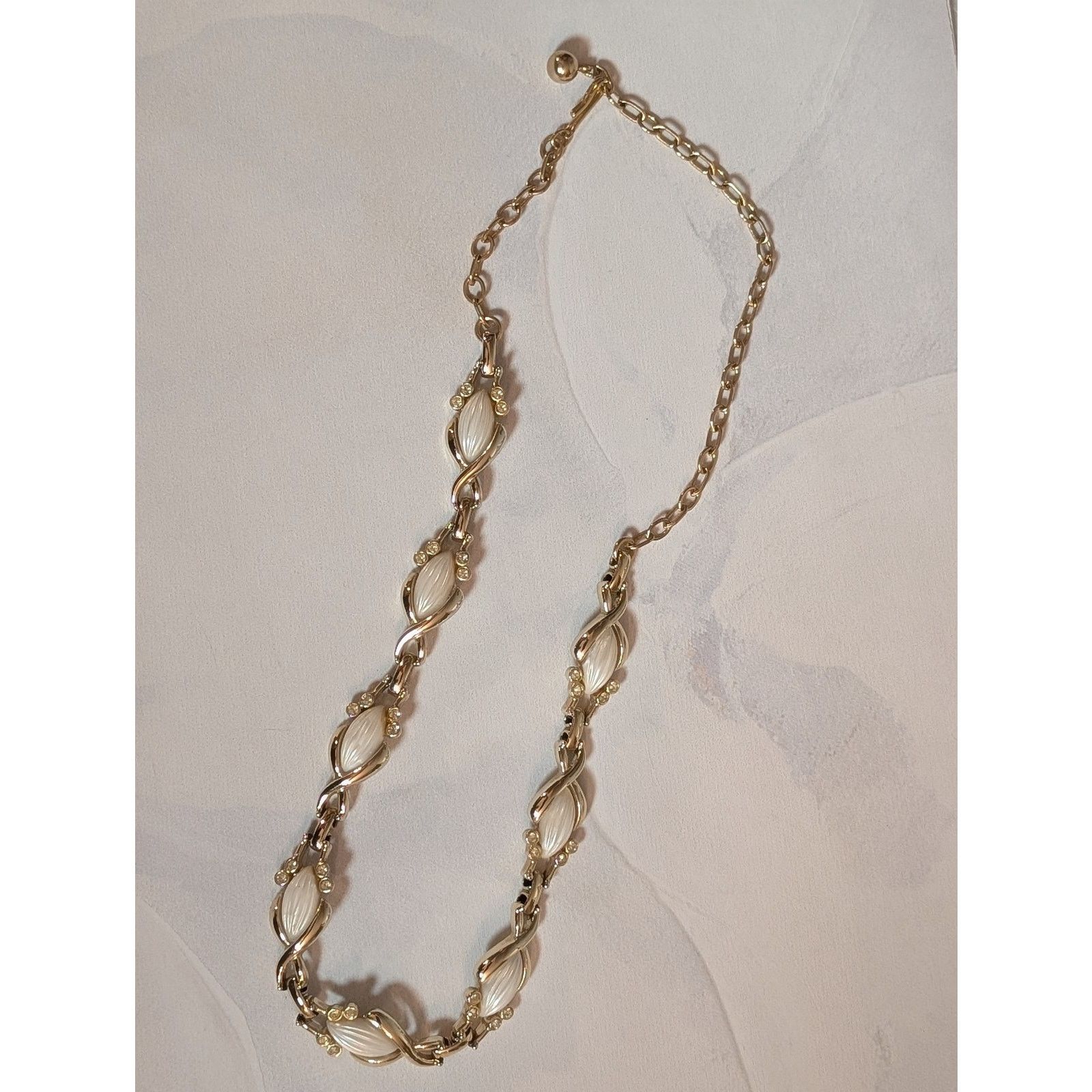 Vintage VTG 1958 Sarah Coventry My Fair Lady White Beaded Necklace Size ONE SIZE - 6 Thumbnail