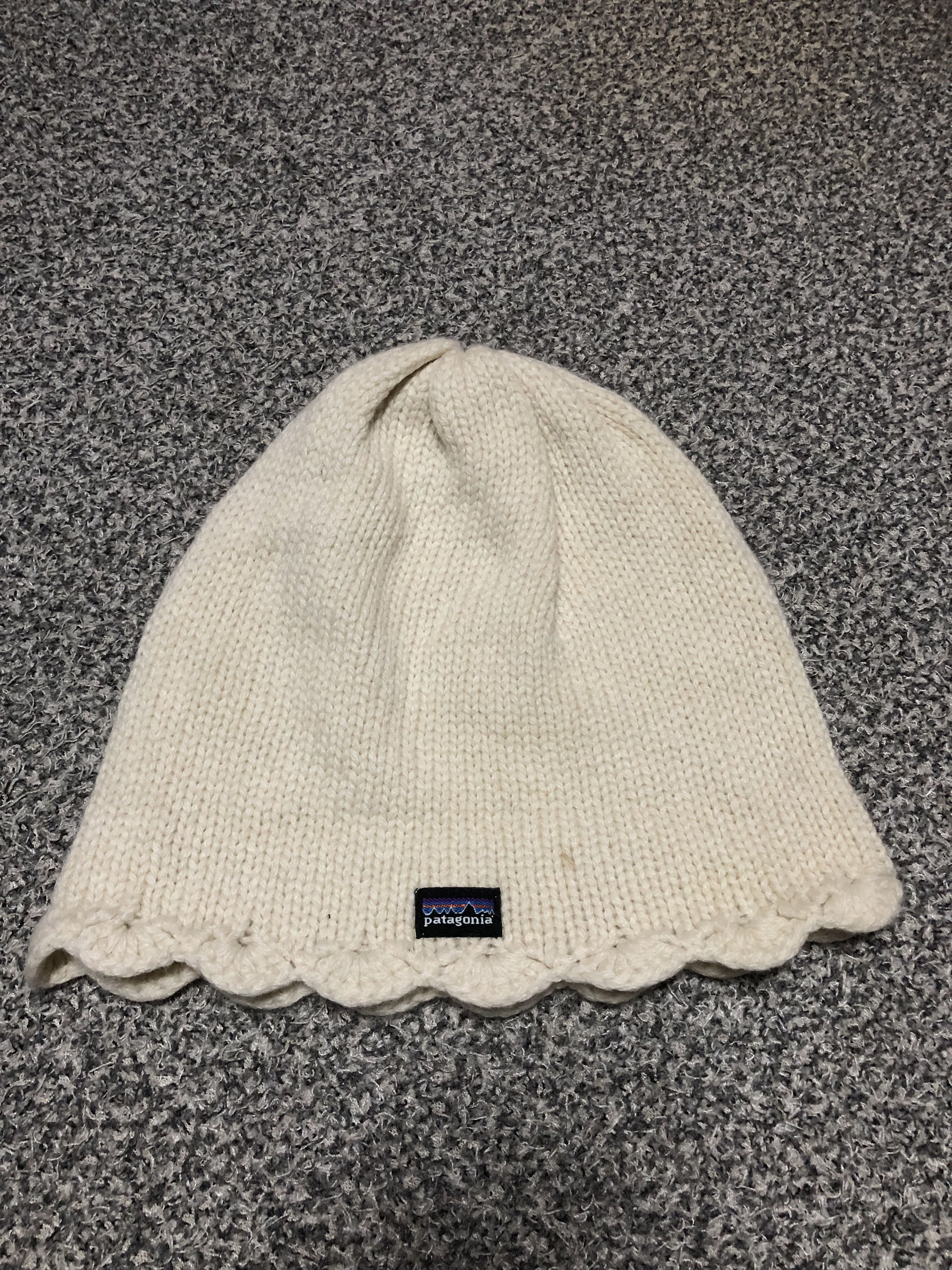 Patagonia Vintage Patagonia Womens Cream Beanie Hat Size ONE SIZE - 1 Thumbnail