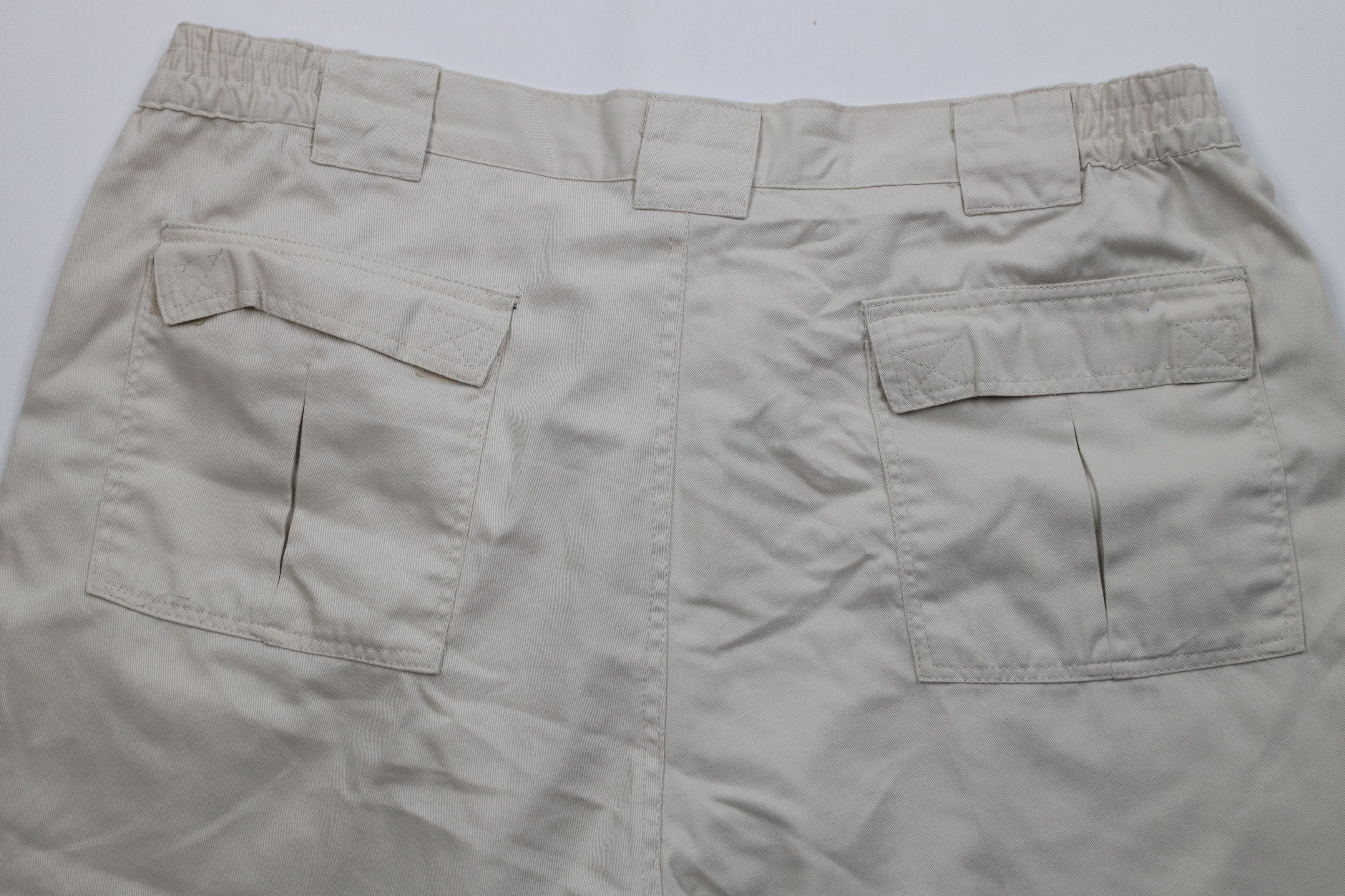 Vintage Vintage 90s Streetwear Knee Trekking Cargo Shorts Beige Size US 40 / EU 56 - 11 Thumbnail