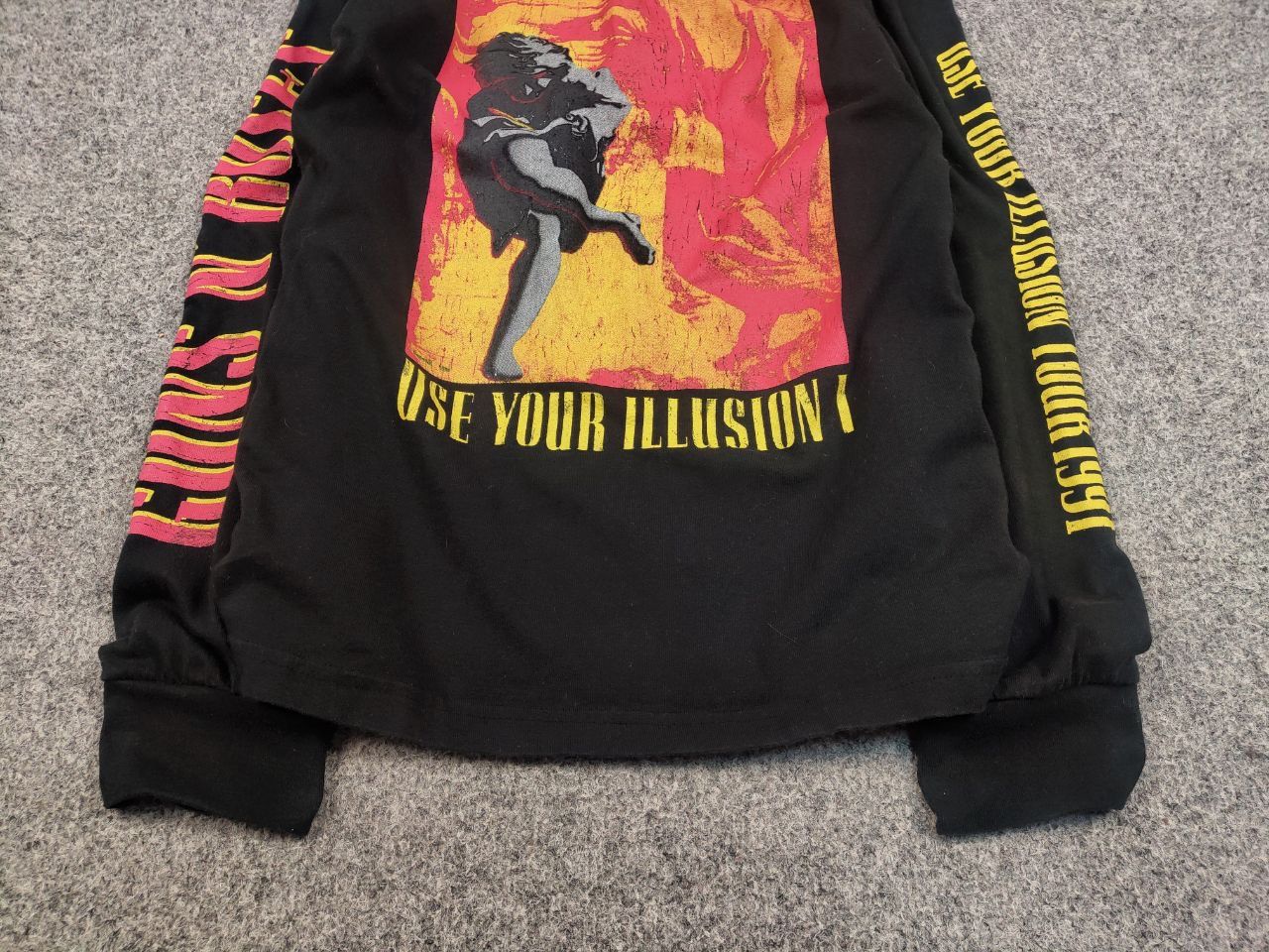 Band Tees Guns N Roses use your illusion i Long Sleeve Logo Vintage Size US M / EU 48-50 / 2 - 9 Thumbnail