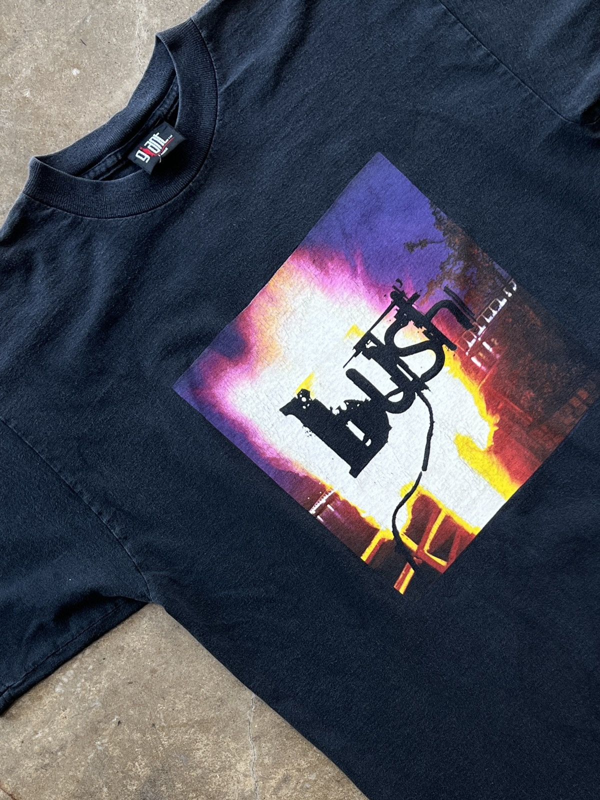 Band Tees Vintage 90s 1996 Bush Razorblade Suitcase Band Tee Large Size US L / EU 52-54 / 3 - 1 Thumbnail