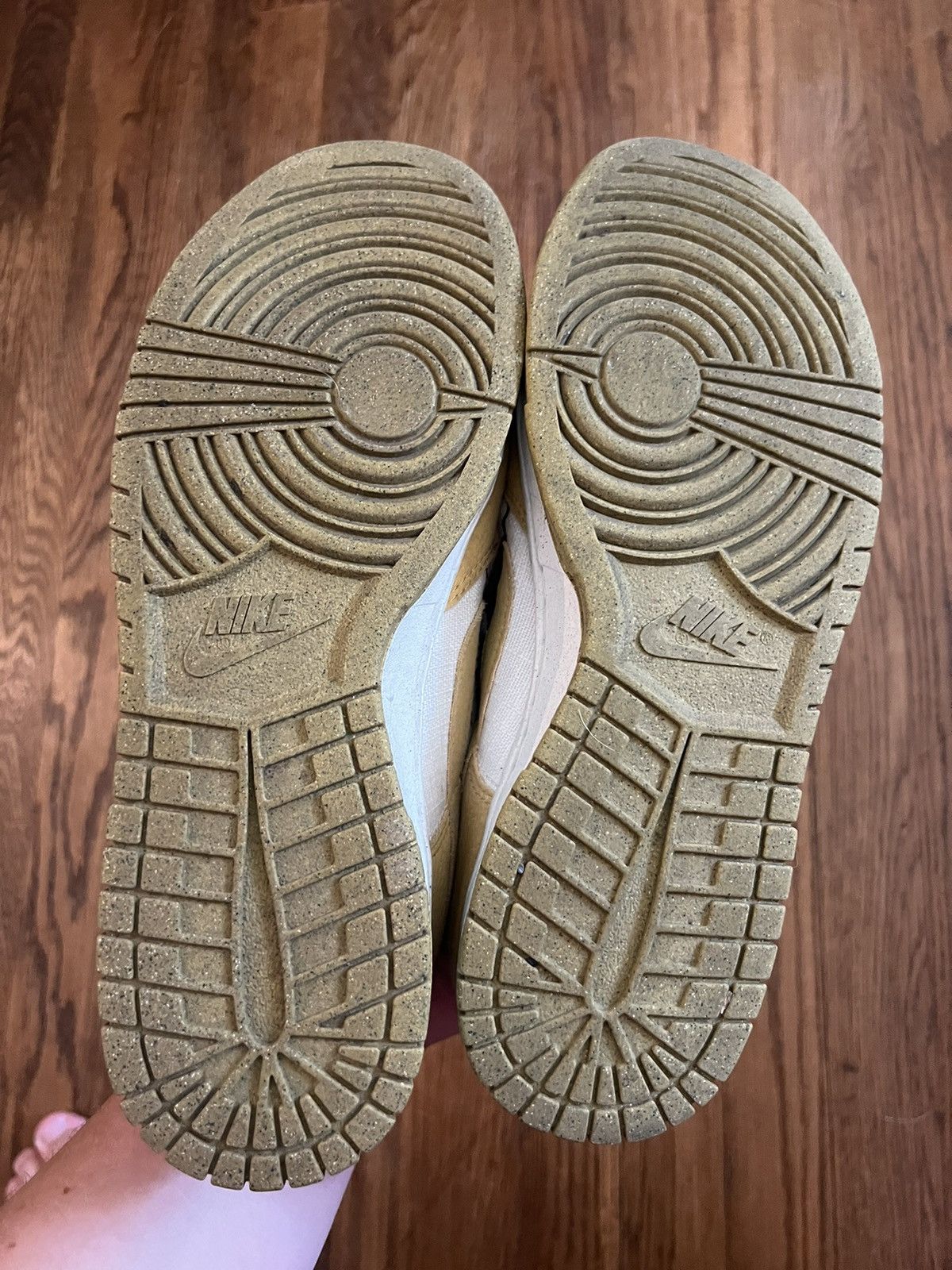 Nike SIZE 9.5 NIKE DUNK LOW RETRO NEXT NATURE SUN CLUB SHARK FIN Size US 9.5 / EU 42-43 - 9 Thumbnail