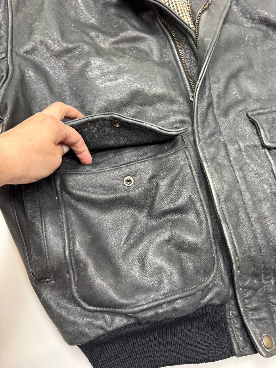 Vintage vintage leather bomber jacket for men Size US L / EU 52-54 / 3 - 3 Thumbnail