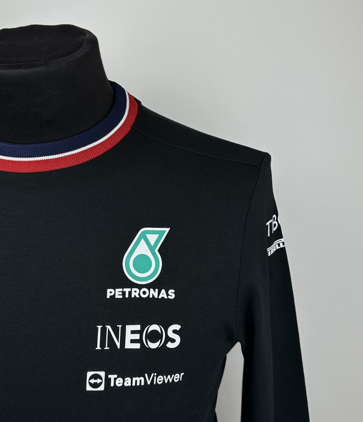 Mercedes-Benz Mercedes AMG Petronas Official F1 Team Shirt Long Sleeve M Size US M / EU 48-50 / 2 - 3 Thumbnail