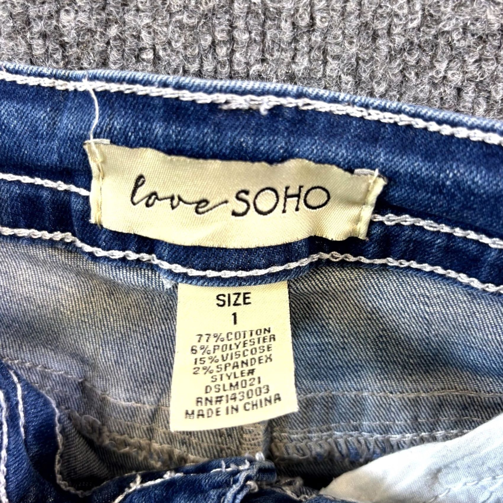 Denime Love Soho Jeans Women's 1 Blue Denim Bootcut Zip Fly Rhinestone 30in Inseam 5-Pocket Regular Fit Jeans Size 25" / US 0 / IT 36 - 6 Thumbnail