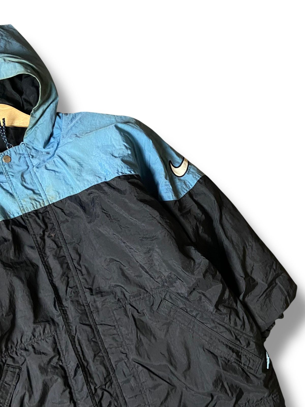 Vintage Nike Men’s Insulated Nylon Hooded Jacket (125) Size US M / EU 48-50 / 2 - 8 Thumbnail