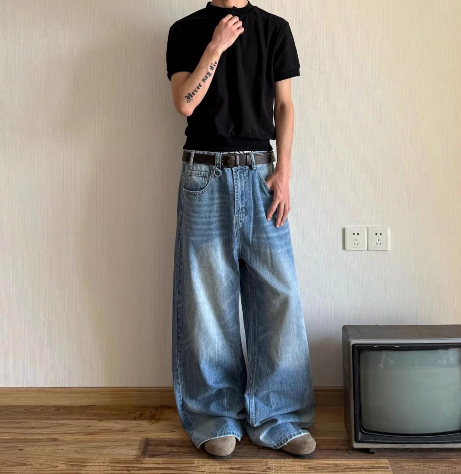 Other Whiskered Distressed Wide Leg Oversized Jeans Size US 32 / EU 48 - 1 Thumbnail