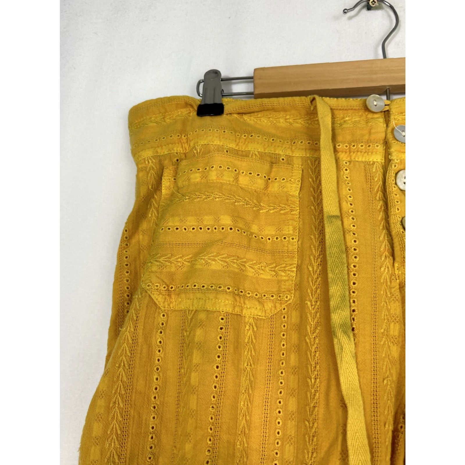 Vintage Sundance Womens Pants Medium Yellow Eyelet Patch Pocket Wide-Leg Stains Chambray Cotton Baggy Casual Spring Summer Size 32" / US 10 / IT 46 - 2 Thumbnail