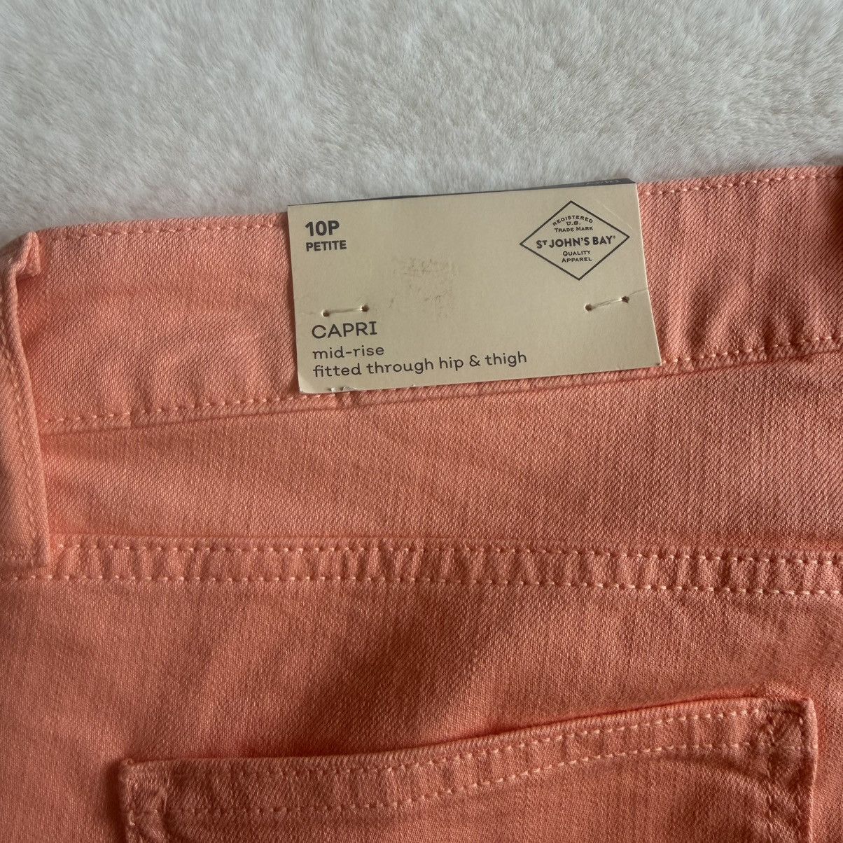 St. Johns Bay St. John’s Bay Mid Rise Papaya Punch Capri Pants Size 10P Size 32" / US 10 / IT 46 - 6 Thumbnail