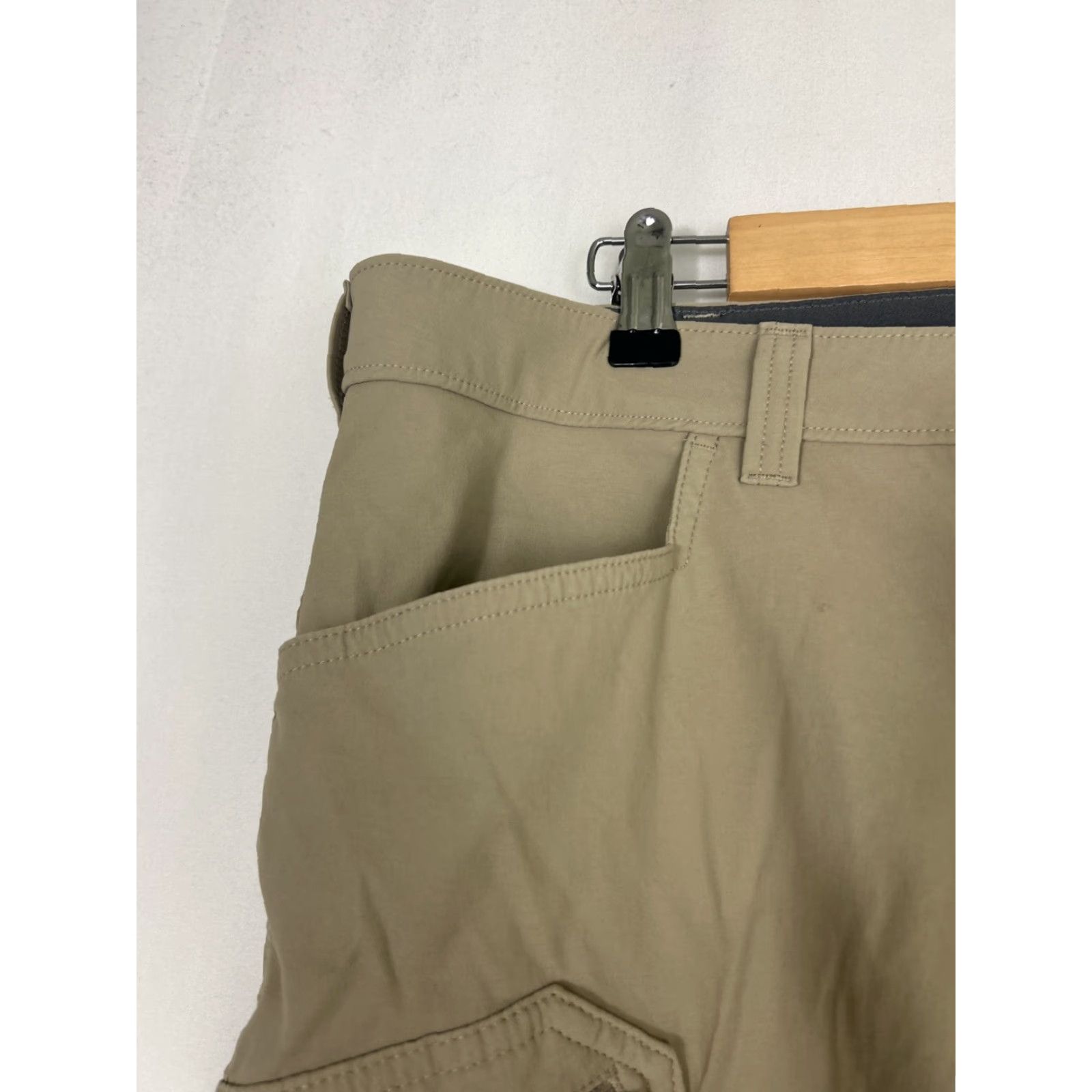 Eddie Bauer Eddie Bauer Cargo Shorts Mens Beige Nylon Spandex 38x11 Pockets Size US 38 / EU 54 - 6 Thumbnail