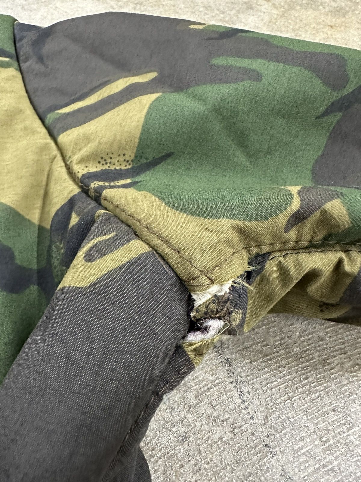 Vintage Vintage 80s Army Military Camouflage Bomber Jacket USA Size US S / EU 44-46 / 1 - 12 Thumbnail