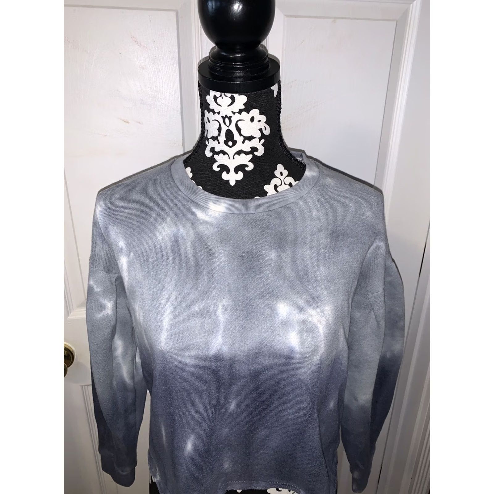 American Eagle Outfitters VINTAGE American Eagle Outfitters Teens XS Tye Dyed Ombre Sweater Top Long Sleeve Crew Neck Blue Pullover Womens Girls Mens Size XS / US 0-2 / IT 36-38 - 2 Thumbnail
