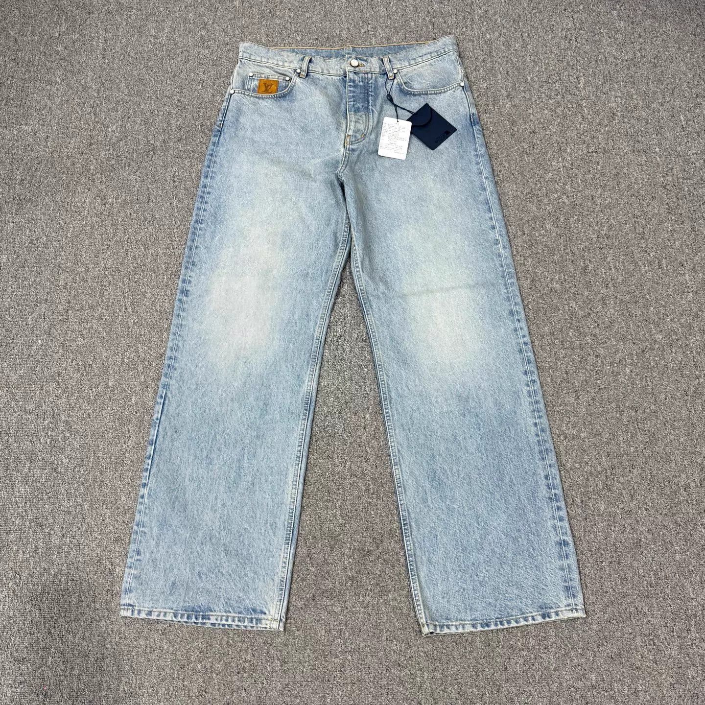 Louis Vuitton LV Embroidered Logo Jeans Women's 34 Unused w/ Tags Size 25" / US 0 / IT 36 - 1 Thumbnail