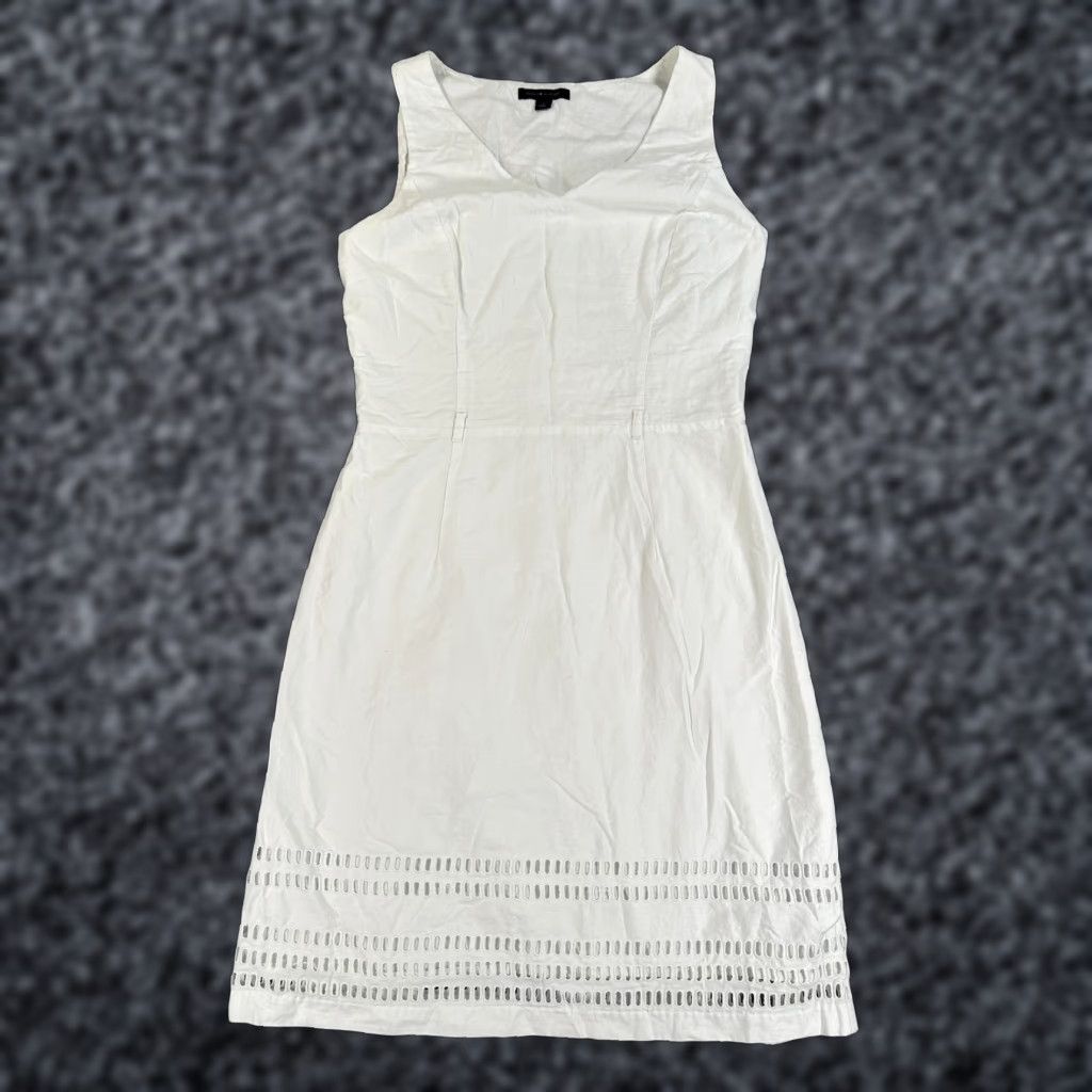 Tommy Hilfiger Tommy Hilfiger Dress Womens 2 White Sleeveless V-Neck Eyelet Hem Cotton Sheath Size XS / US 0-2 / IT 36-38 - 1 Thumbnail