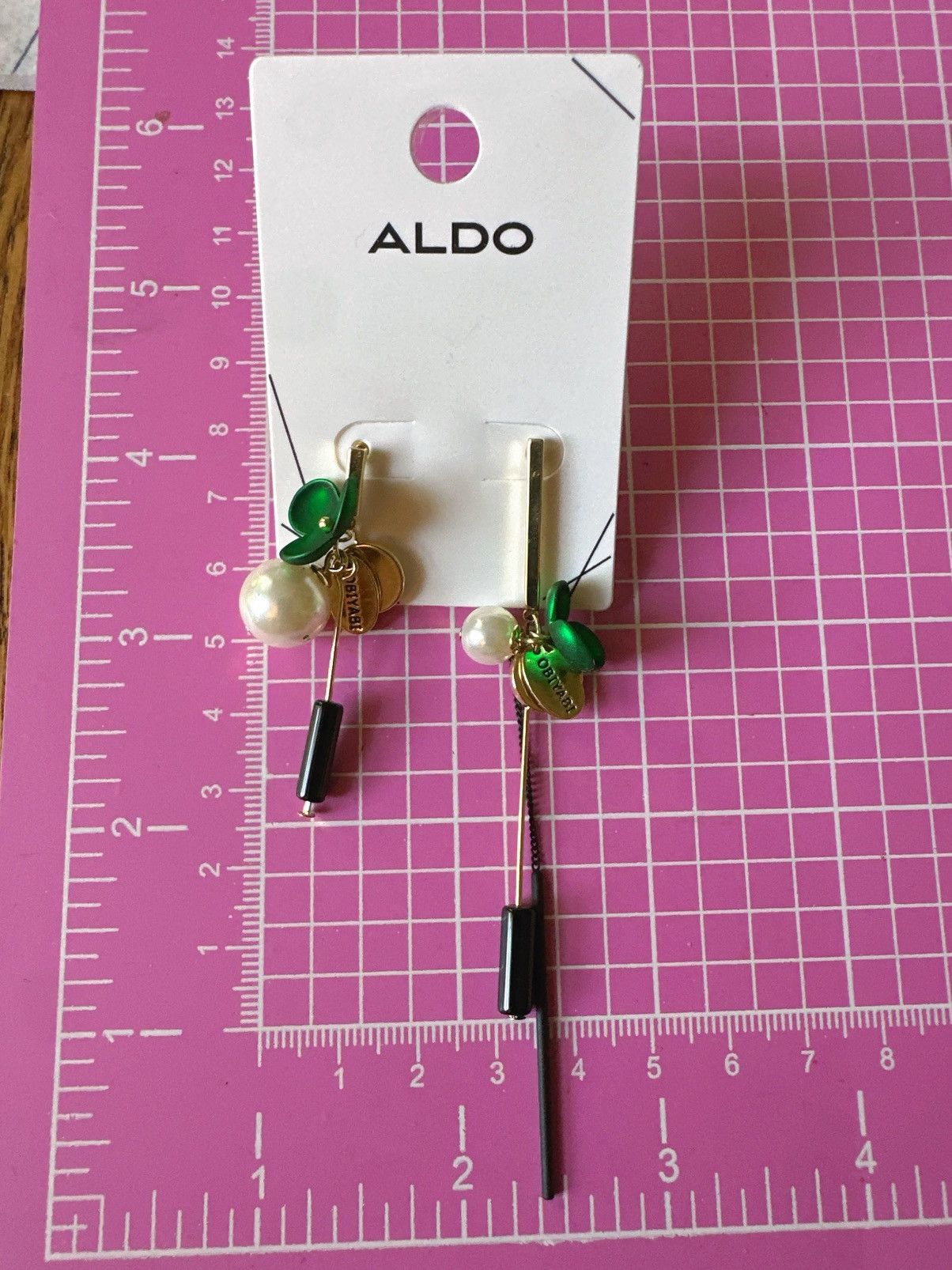 Aldo Aldo mismatched green flower white pearl gold tone black Size ONE SIZE - 4 Thumbnail