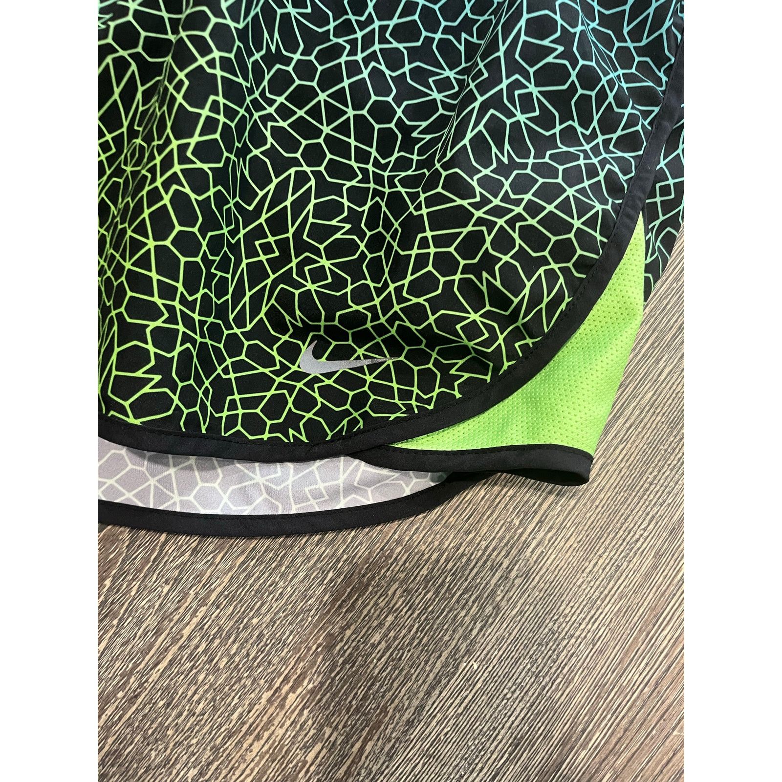 Nike Nike Dri-Fit Running Shorts Zip Pocket Lined Black Lime L Size 26" / US 2 / IT 38 - 2 Thumbnail