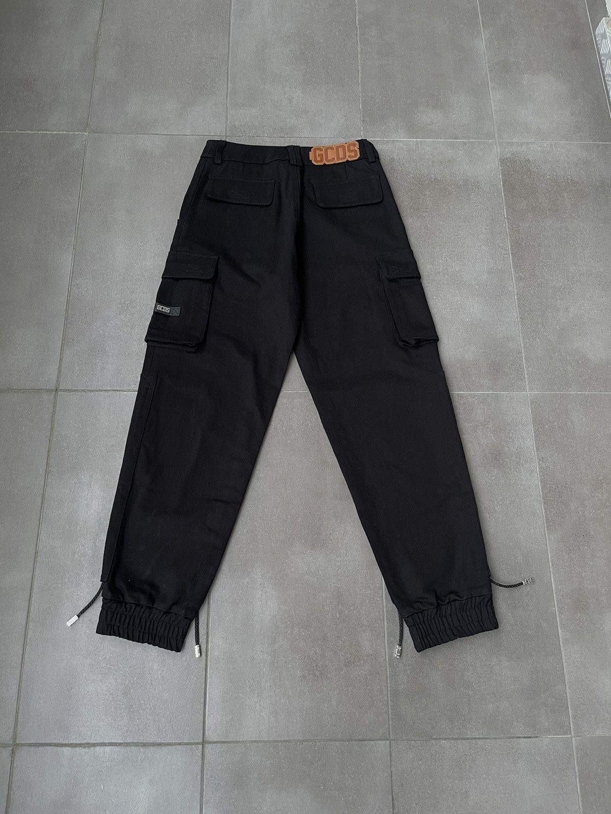 GCDS !DS! AW22 GCDS Logo Patch Cargo Black Pants Size US 32 / EU 48 - 12 Thumbnail