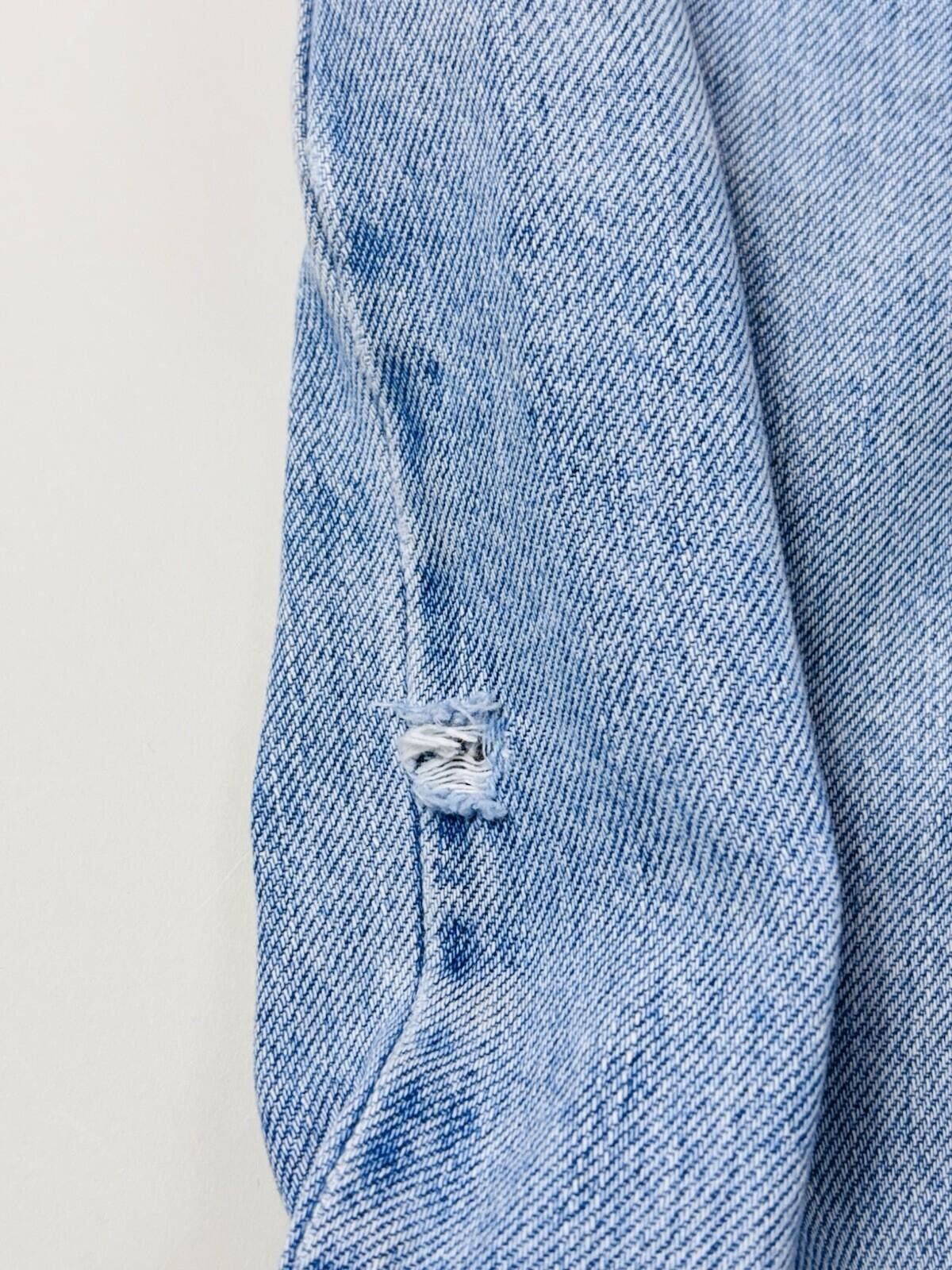 Levi's Vintage Levi's 550 Relaxed Fit Jeans in a Light Denim 36x34 Size US 36 / EU 52 - 8 Thumbnail