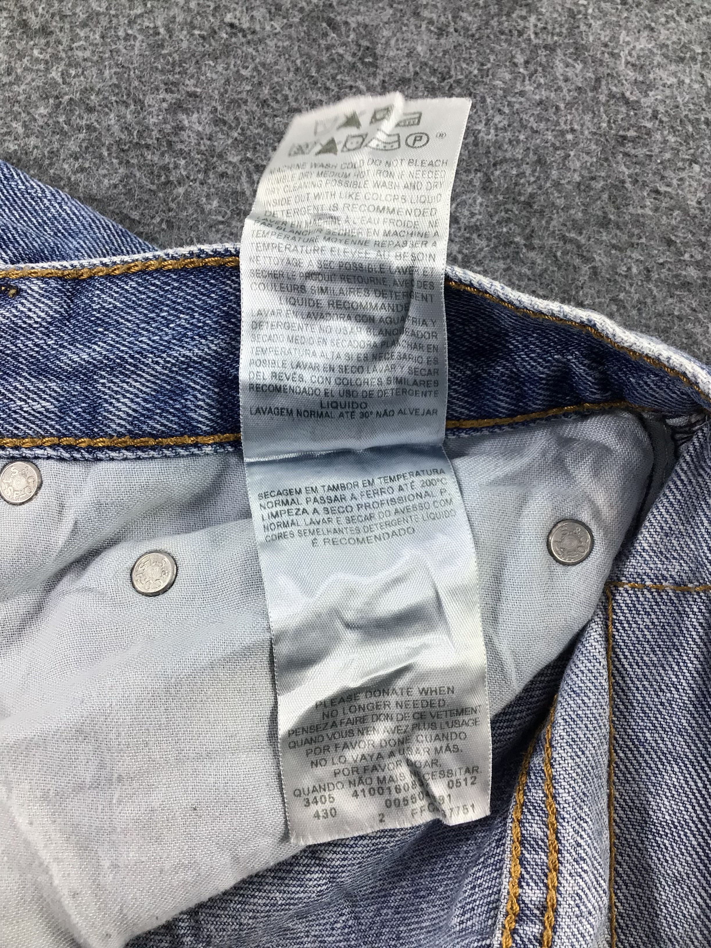 Levi's Vintage Levis 550 Jeans Faded Blue Denim KJ264 Size US 33 - 11 Thumbnail