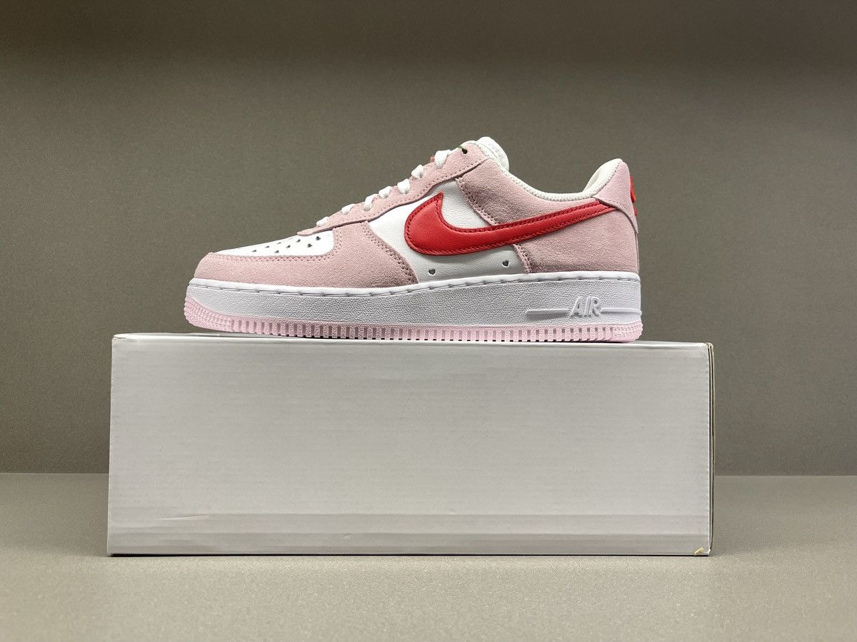 Nike Nike Air Force 1 Low ‘07 QS Valentine’s Day Love Letter Size US 8.5 / EU 41-42 - 2 Thumbnail