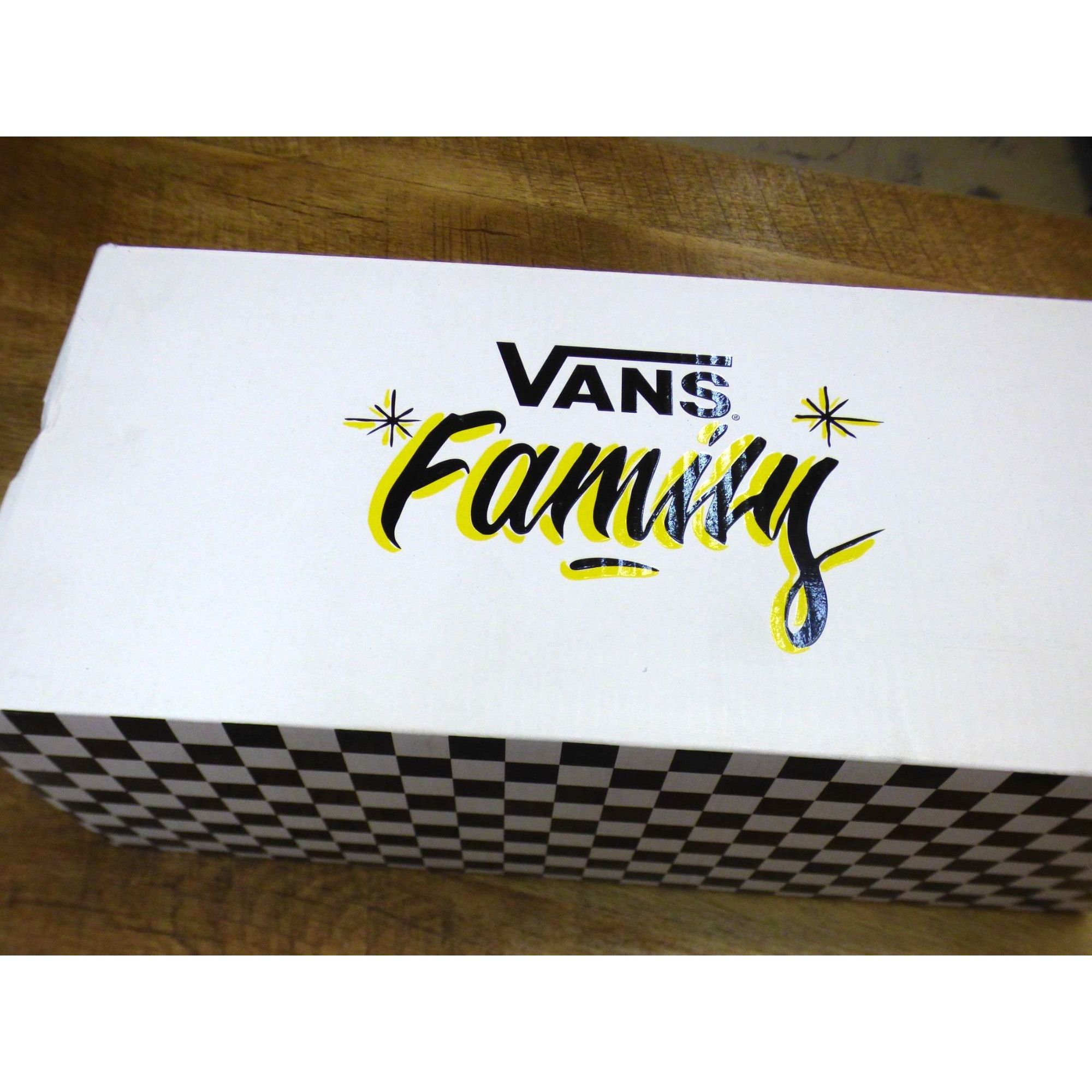 Vans VANS Authntic Uv Ink Mosaic Low-top Unisex Sneakers, Men’s 7 Size US 9 / IT 39 - 10 Thumbnail