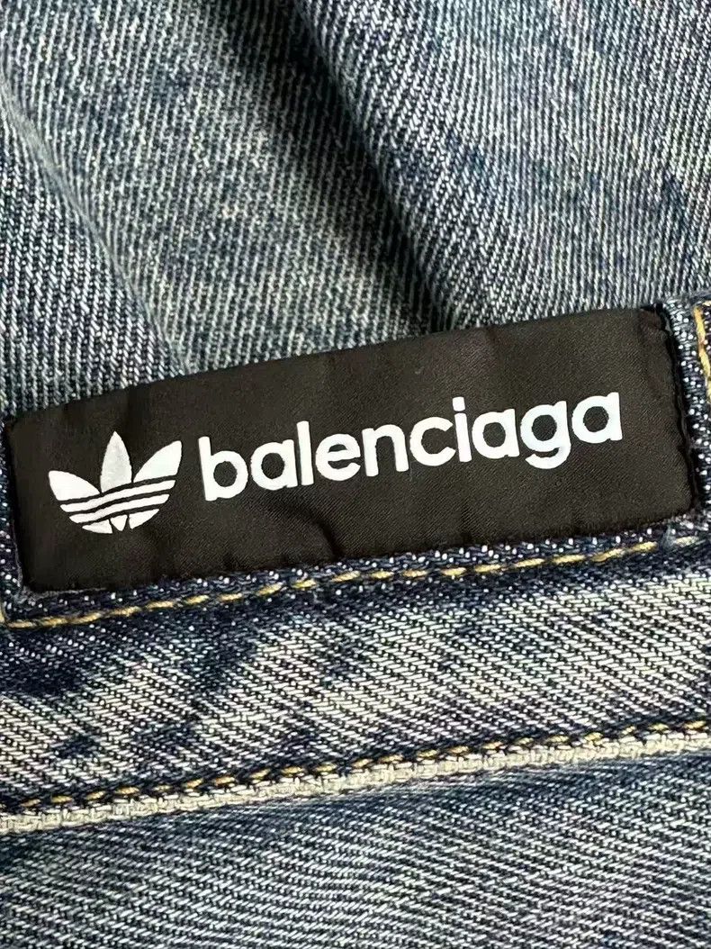 Balenciaga Balenciaga size XS Loose Striped Edge Denim Jeans Blue Size US 27 - 3 Thumbnail