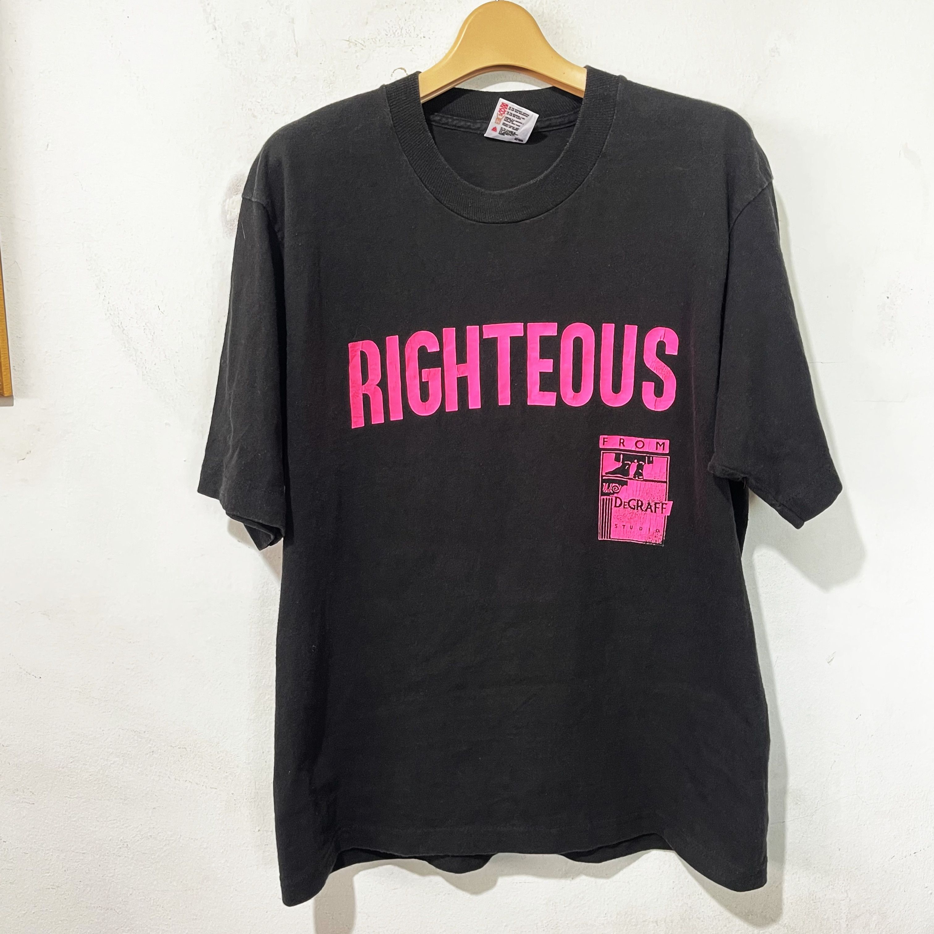 Vintage Vintage 90s Righteous DeGraff Studio T-Shirt Size US M / EU 48-50 / 2 - 1 Thumbnail
