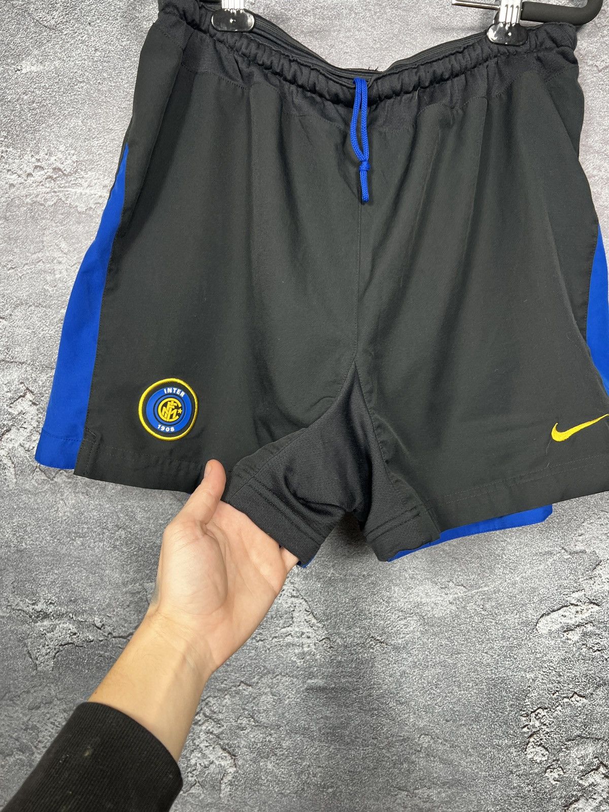 Nike Vintage Nike Inter Milan Nylon Shorts Size Xl Size US 34 / EU 50 - 9 Thumbnail