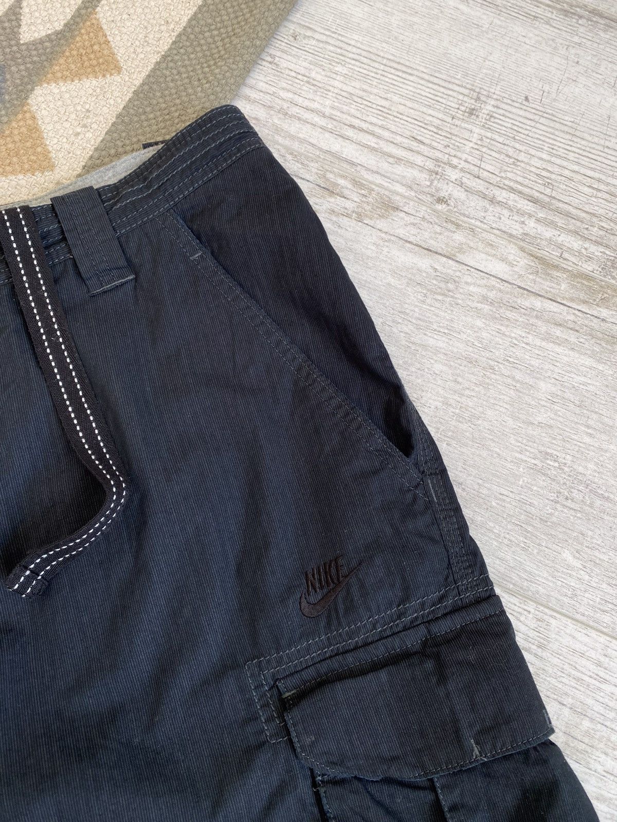 Nike Vtg Nike Cotton Embroidered Swoosh Cargo Shorts Size US 32 / EU 48 - 6 Thumbnail