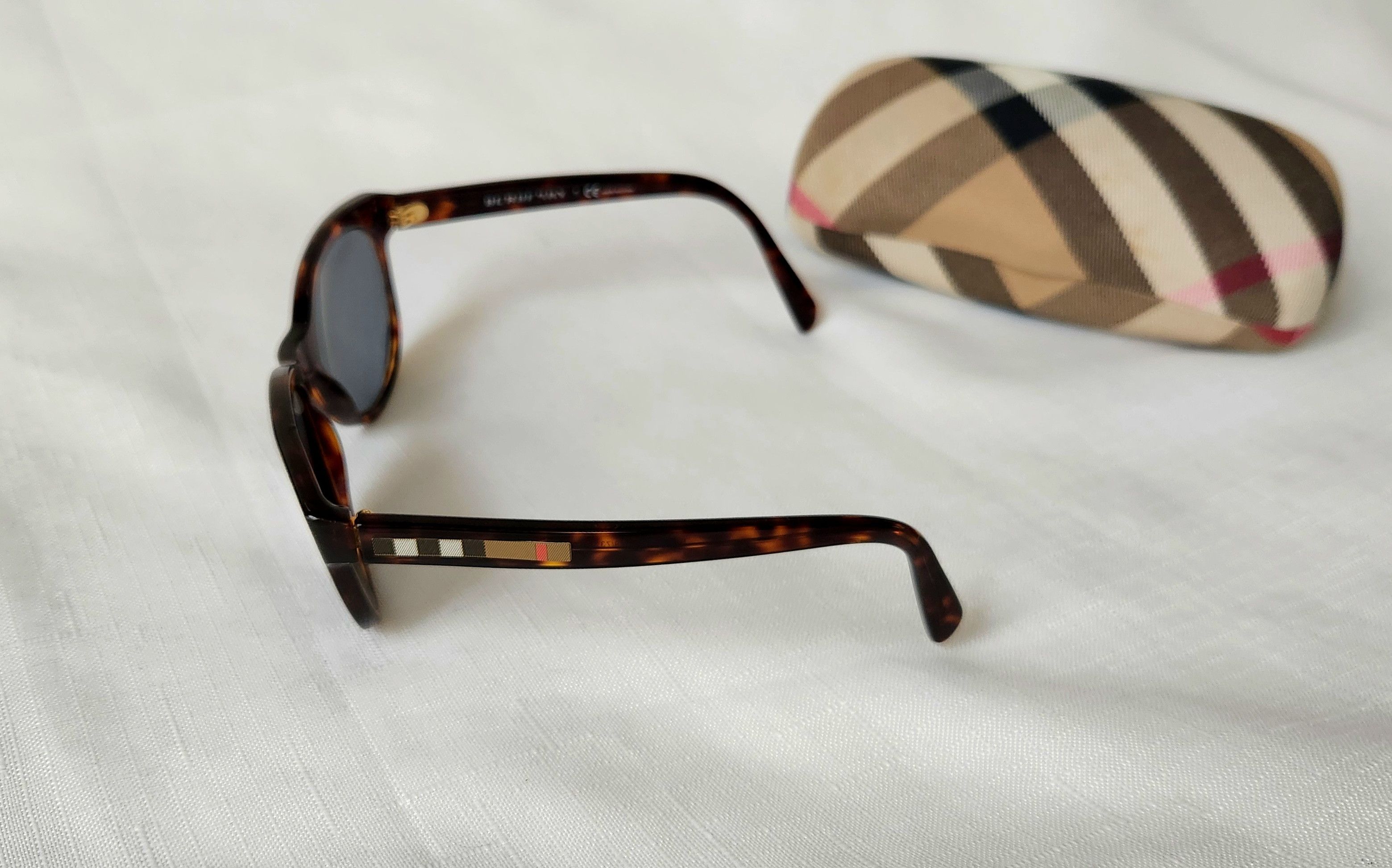 Burberry Burberry B4132 Sunglasses *Frames Only* 3349/73 53-18 140 3n Size ONE SIZE - 7 Thumbnail