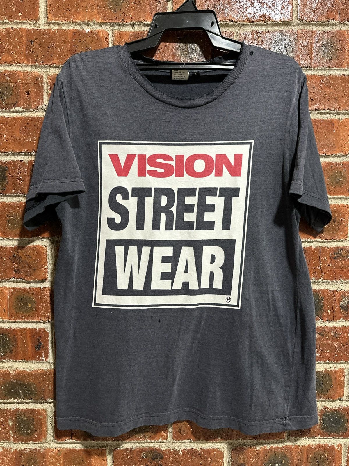 Vision Streetwear Thrashed Vintage Y2k Vision Street Wear Skateboard GrungeTee Size US L / EU 52-54 / 3 - 1 Thumbnail