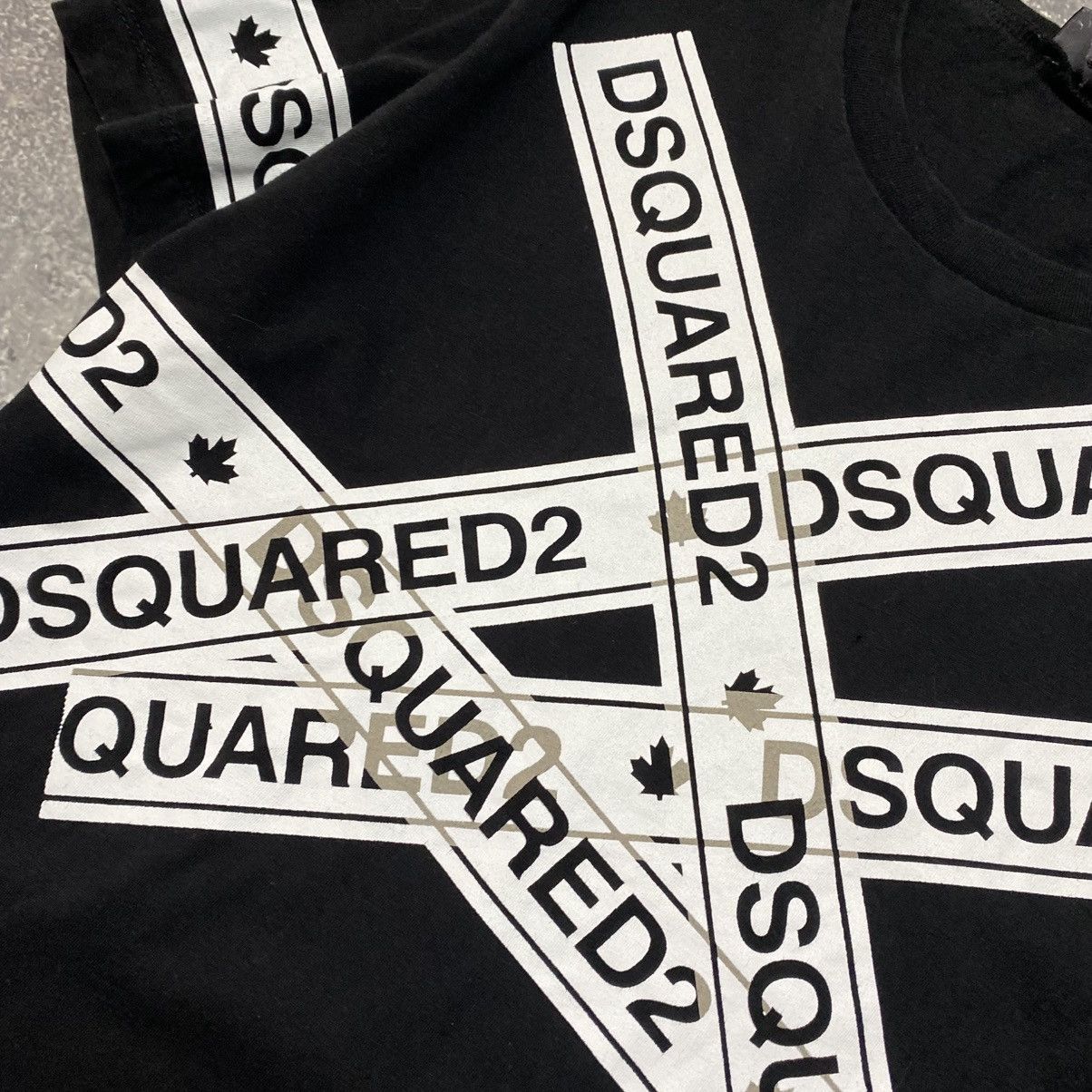 Dsquared2 Designer Dsquared2 Big Logo y2k opium tee size S Size US S / EU 44-46 / 1 - 3 Thumbnail