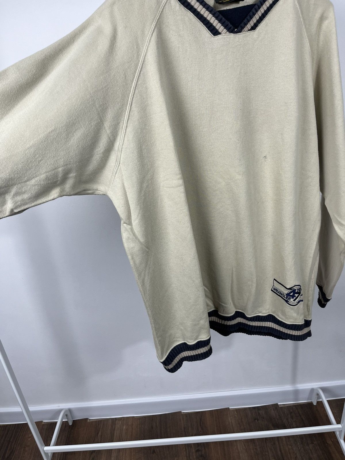 Wrangler Vintage Wrangler Western V-Neck Sweater Beige Navy Size M Size US M / EU 48-50 / 2 - 8 Thumbnail
