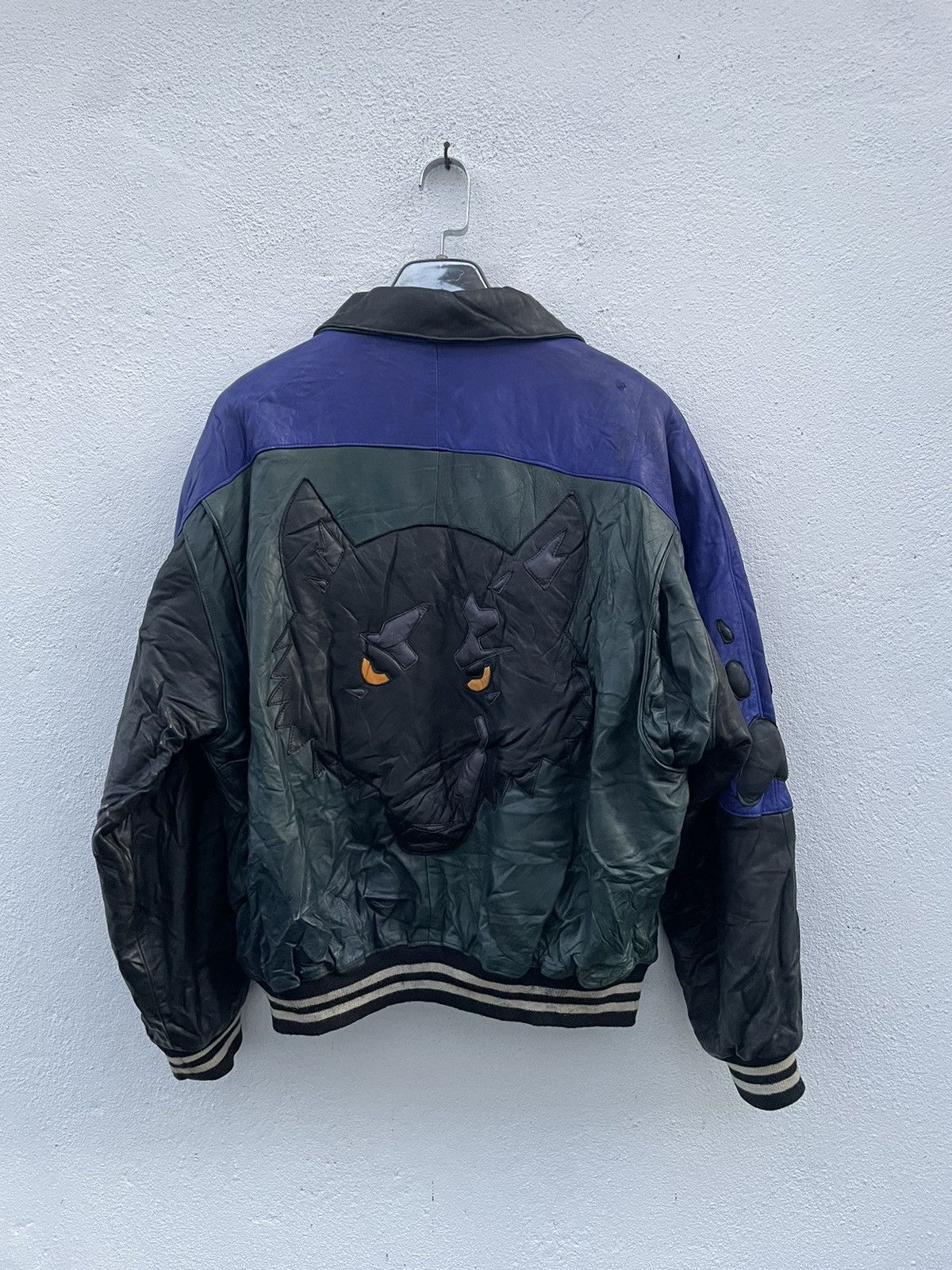 Other Vintage Leather Bomber Jacket Wolf Head Patch Size M Size US M / EU 48-50 / 2 - 1 Thumbnail