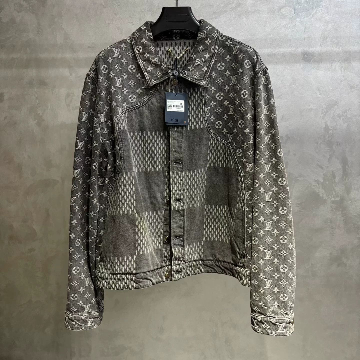 Louis Vuitton Louis Vuitton Black Light Jacket 58 Men Size US XXL / EU 58 / 5 - 1 Thumbnail
