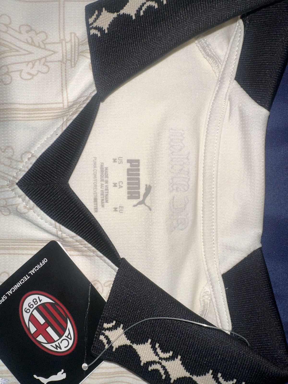 Pleasures × Puma AUTHENTIC JERSEY AC MILAN X PLEASURES 2023/24 Light Version Size US M / EU 48-50 / 2 - 5 Thumbnail
