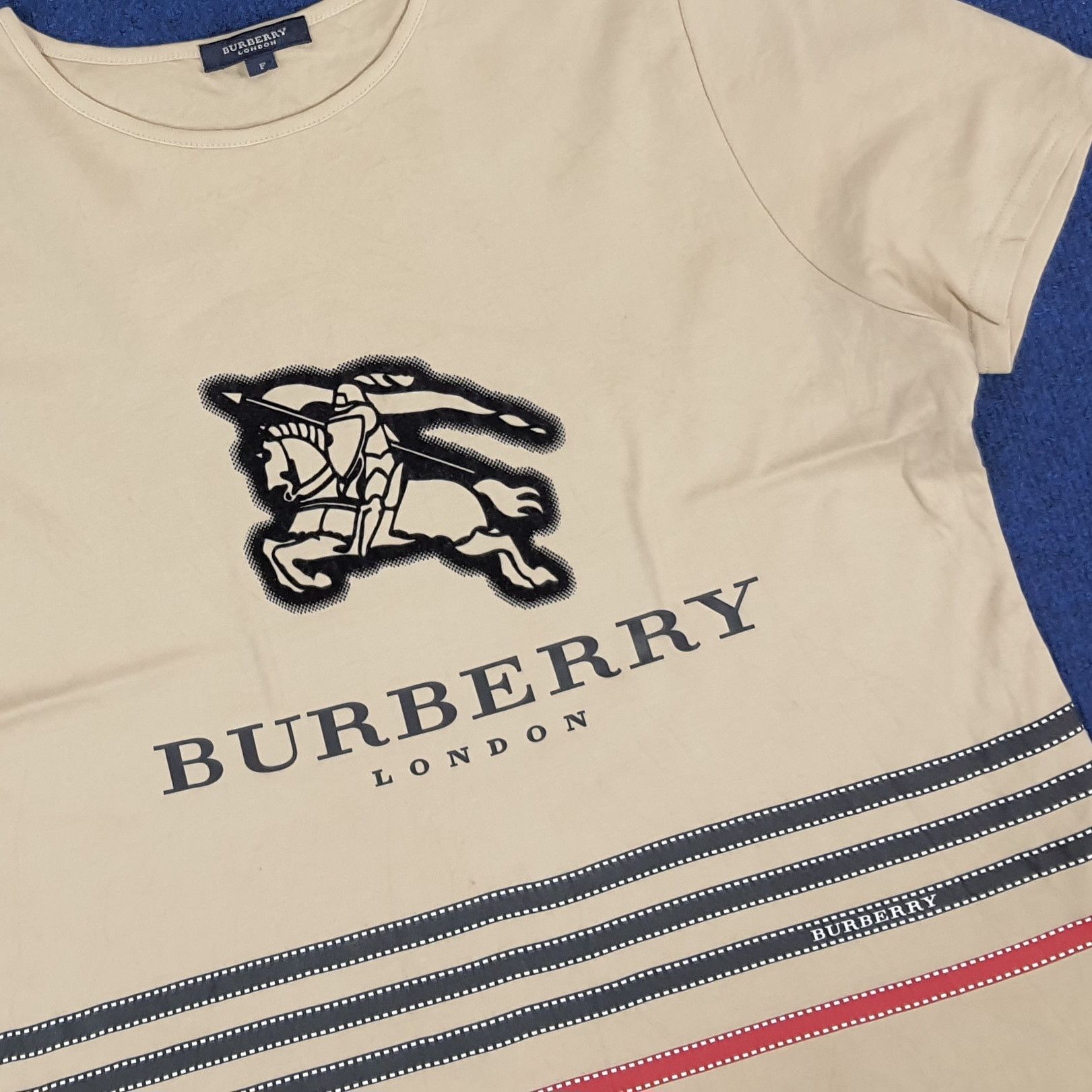 Burberry × Vintage Vintage Burberry London Crop Top Tshirt Size ONE SIZE - 2 Thumbnail