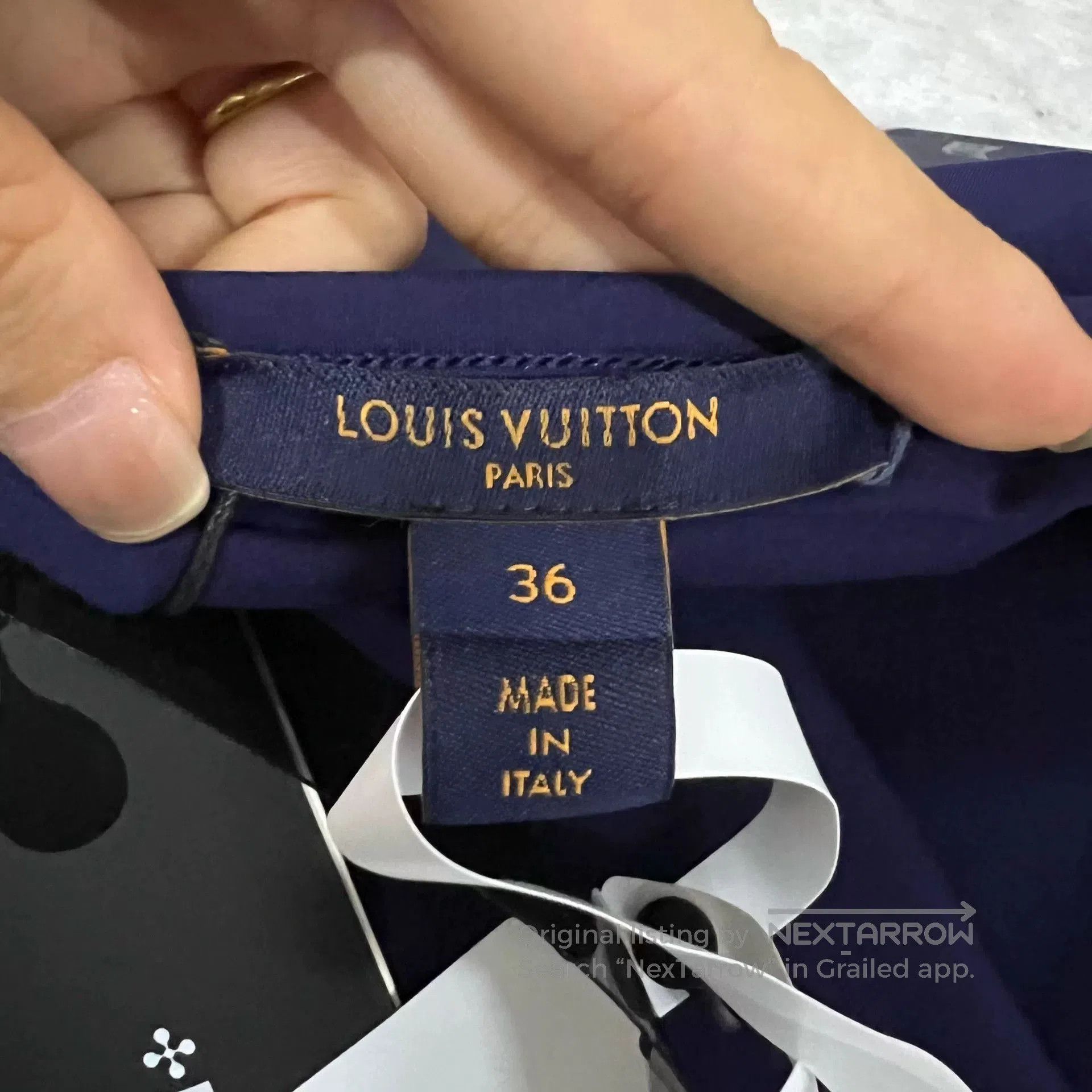 Louis Vuitton Louis Vuitton Badge Slim. Size XS / US 0-2 / IT 36-38 - 3 Thumbnail