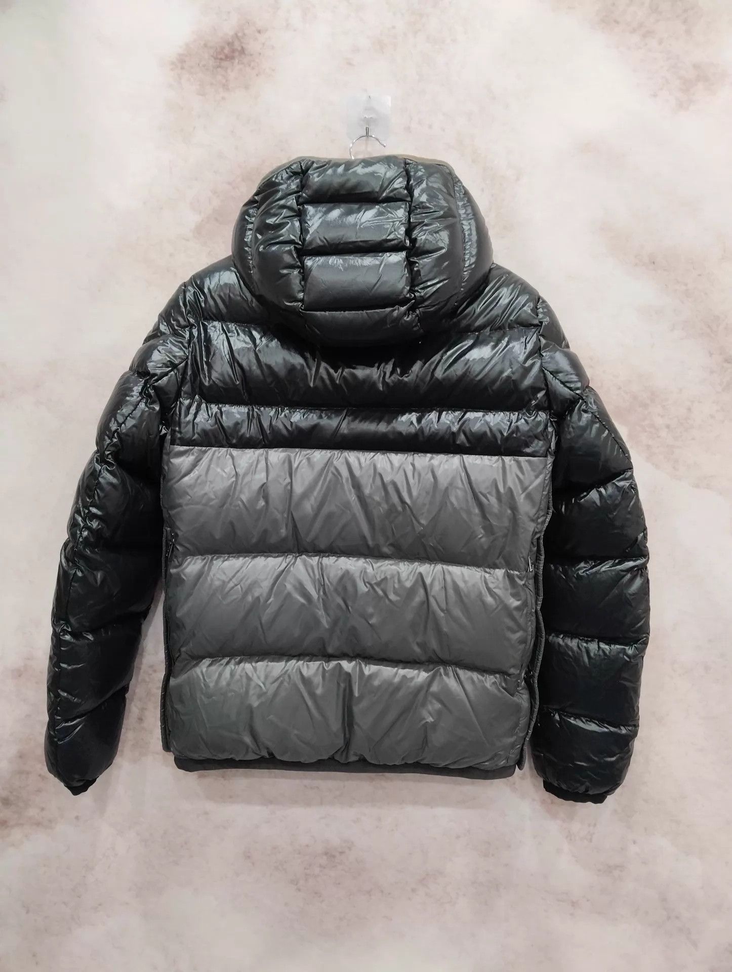 Moncler Moncler Glossy Colorblocked Puffer Jacket Size 3 Size US L / EU 52-54 / 3 - 2 Thumbnail