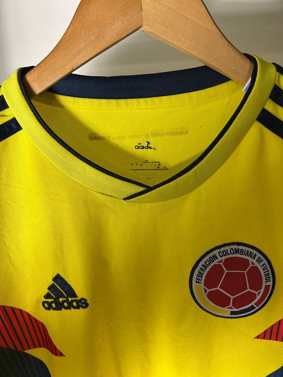 Vintage VERY RARE ADIDAS COLOMBIA SOCCER JERSEY RETRO BLOKE Y2K 90s Size US M / EU 48-50 / 2 - 5 Thumbnail