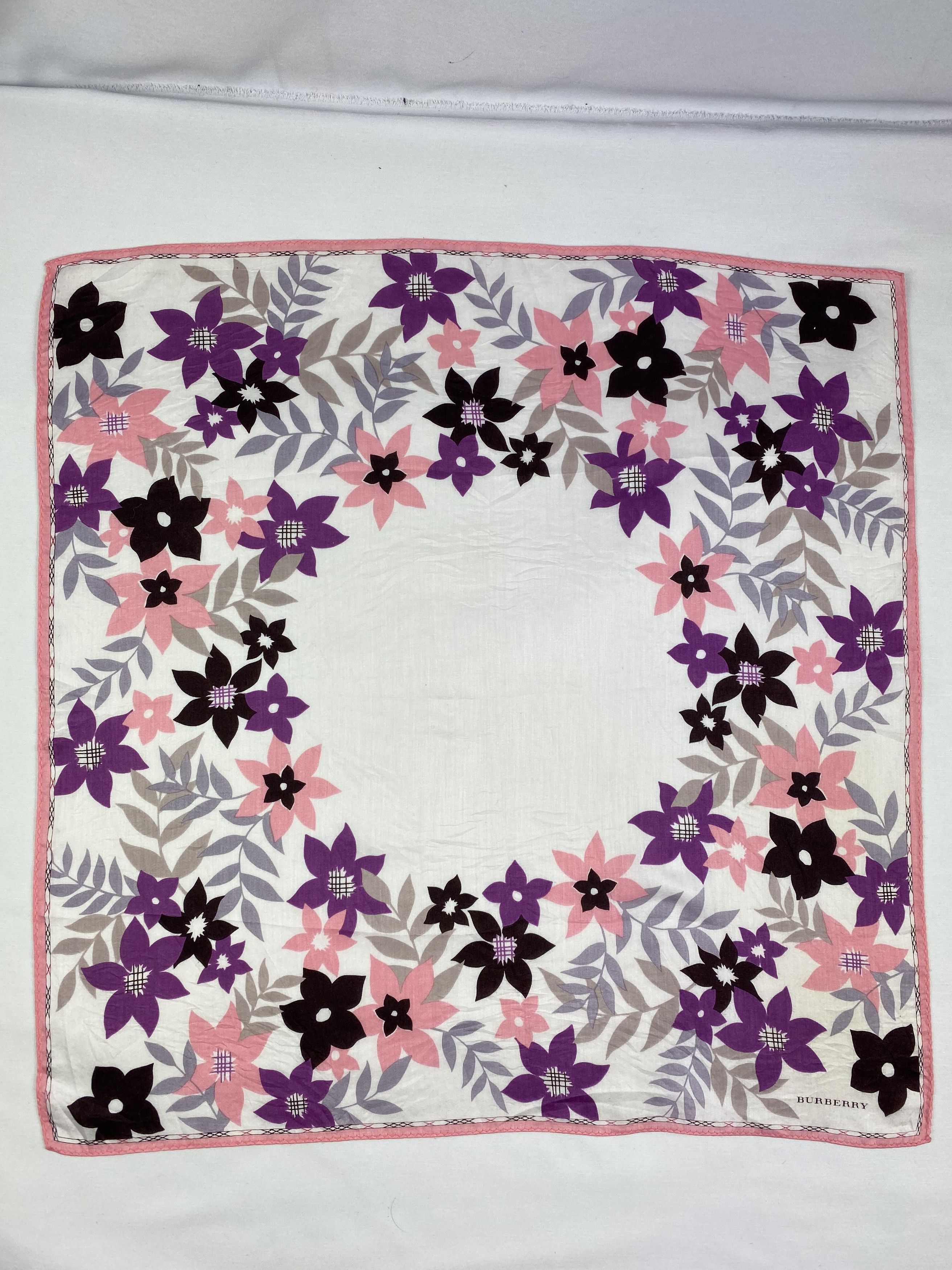 Burberry Burberry Handkerchief / Bandana / Neckerchief Size ONE SIZE - 3 Thumbnail