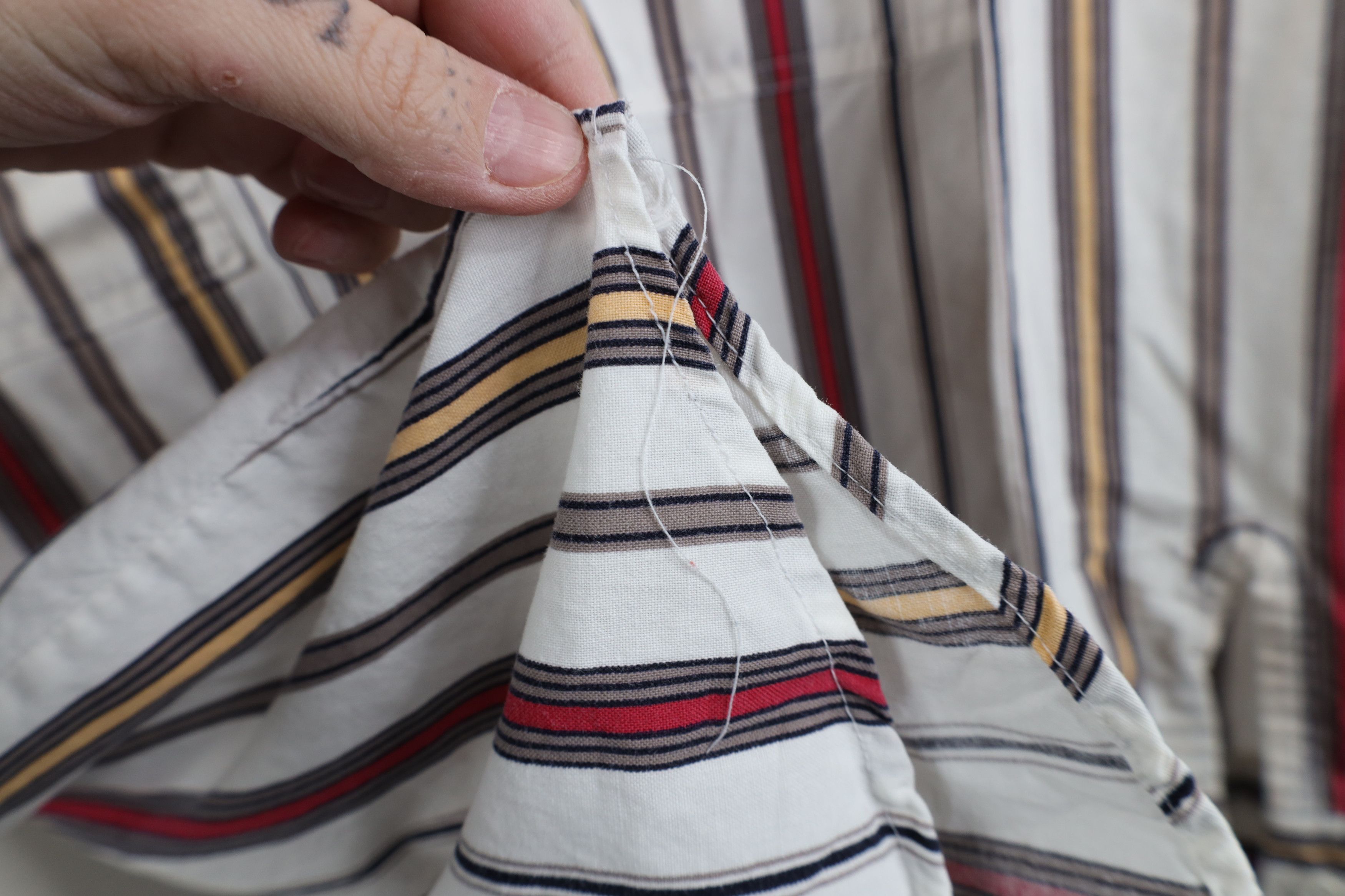 Vintage Vintage 90s Streetwear Block Collared Button Down Shirt Size US S / EU 44-46 / 1 - 7 Thumbnail