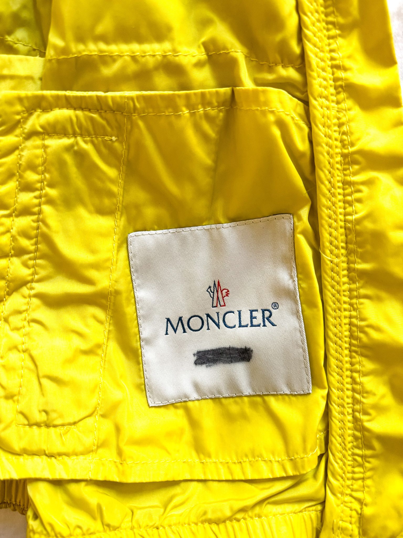 Moncler Moncler yellow puffer jacket kids Size US XXS / EU 40 - 7 Thumbnail